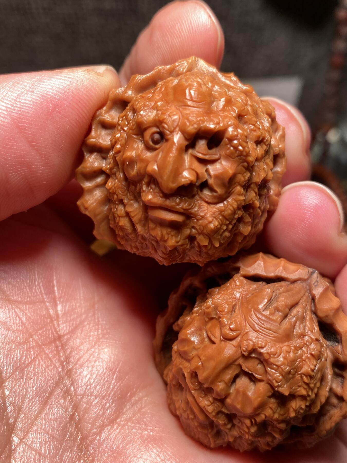 捡漏苏州非物质文化遗产，核雕艺术老苏工 福利苏工核雕，纯手工雕刻,核桃老苏工达摩，个性十足，等待有缘人，市场无同款，尺寸3。5喜欢的来