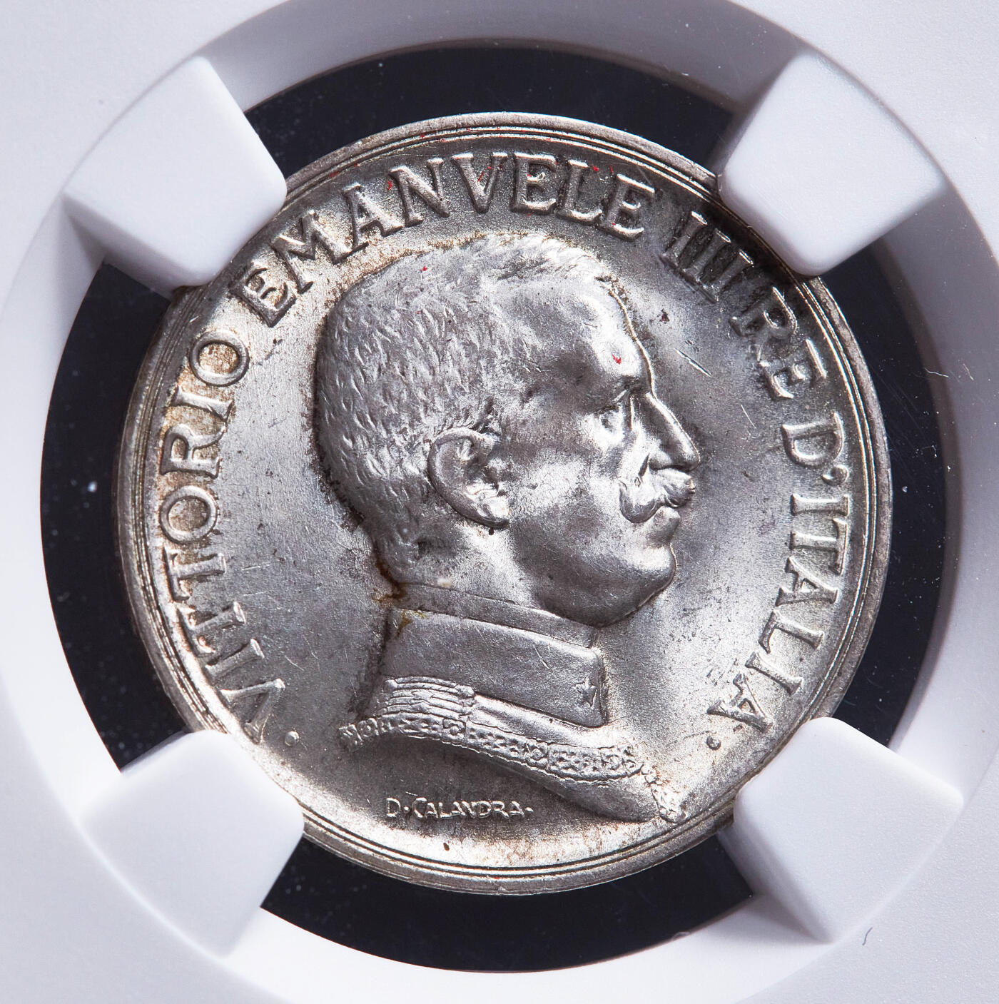 【俄甄集藏】满园春色-2026年(051)04-22星期三 晚 19:30 全场包邮 意大利王国1917年伊曼纽尔三世R版1里拉胜利女神驾马车银币，NGC MS65，黄油彩转光品相，顶级状态