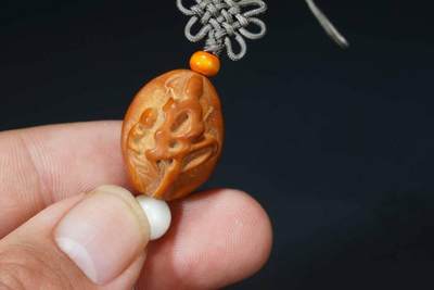 上海都达杂项专场102【全场包邮】  橄榄核雕悟道手机小挂件65-228