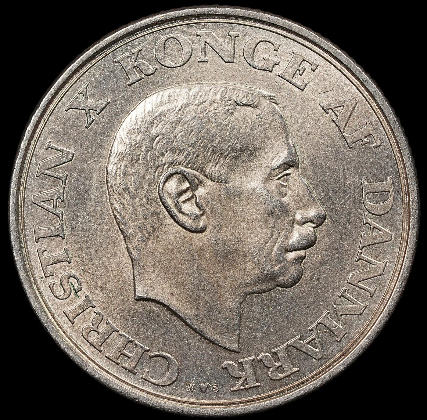 修遠堂世界钱币第111期 1937年丹麦国王登基25周年纪念2克朗银币 15g，含银80%