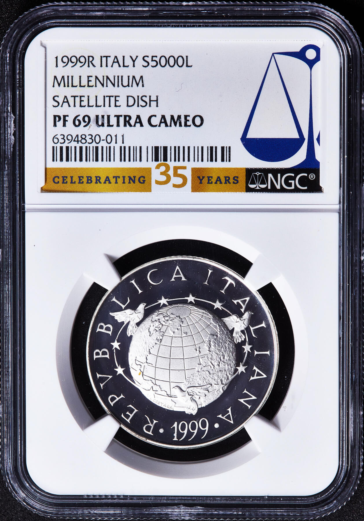 【俄甄集藏】满园春色-2026年(051)04-22星期三 晚 19:30 全场包邮 意大利1999年迎接千禧年5000里拉人造文星与天线导航精制银币，NGC PF69UC，重18克，835银，发行量8170枚，NGC35周年特殊标签