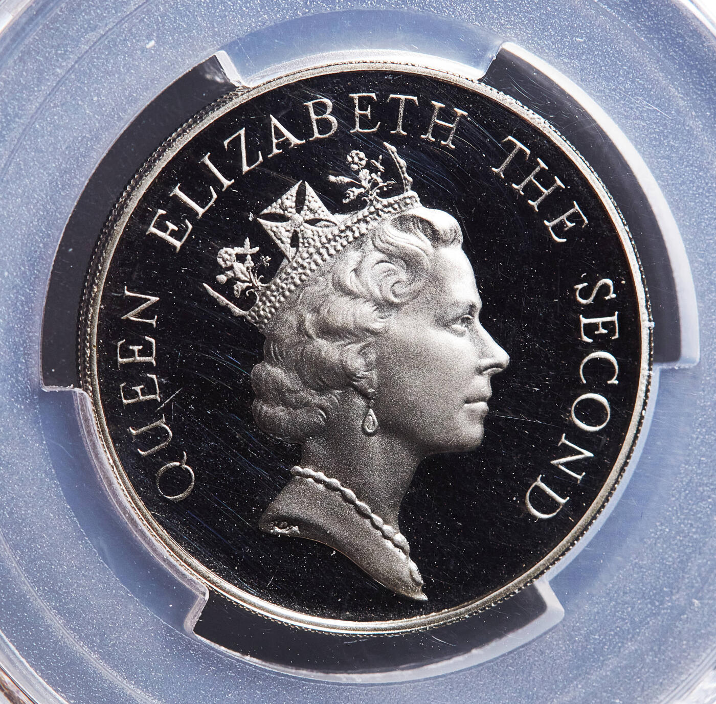 【俄甄集藏】满园春色-2026年(051)04-22星期三 晚 19:30 全场包邮 英属香港1988年伊丽莎白二世高冠版贰毫-伍元精制硬币4枚一组，PCGS PR69DC完好，划痕是外盒上