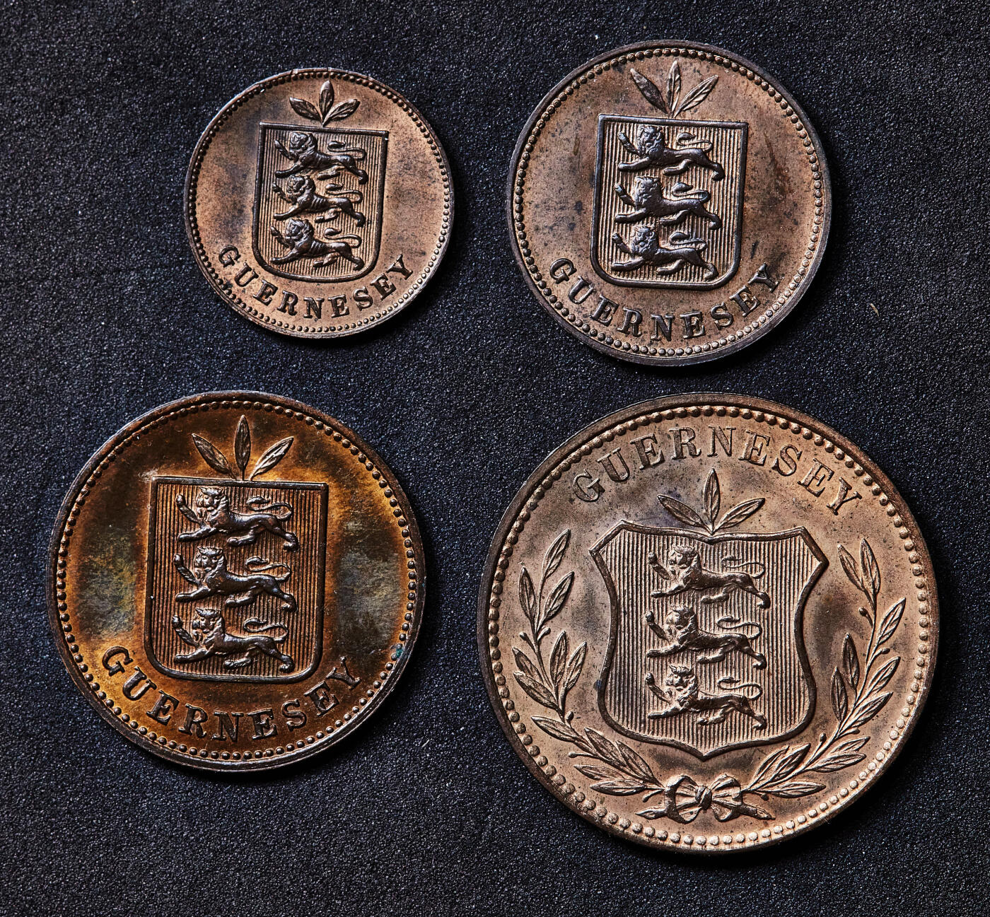 【俄甄集藏】满园春色-2026年(051)04-22星期三 晚 19:30 全场包邮 英属根西岛1889年维多利亚1、2、2、4、8道布铜币4枚一套，原铜光UNC品相，经典品种