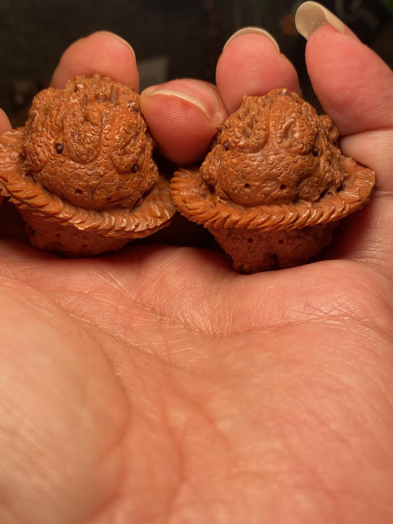 捡漏苏州非物质文化遗产，核雕艺术老苏工 福利苏工核雕，纯手工雕刻,核桃老苏工四方来财金蟾，个性十足，等待有缘人，市场无同款，尺寸4。0喜欢的来