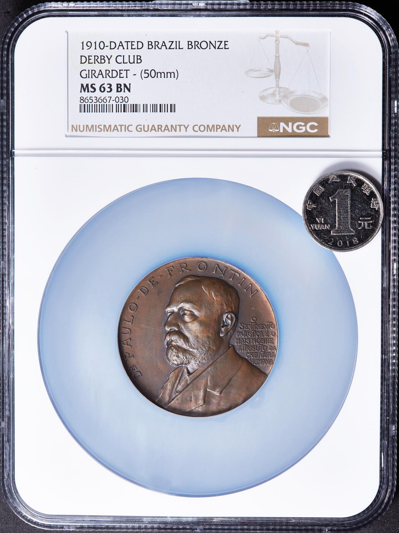 【俄甄集藏】满园春色-2026年(051)04-22星期三 晚 19:30 全场包邮 巴西1910年创始人保罗·德·弗罗坦头像纪念里约热内卢德比赛马俱乐部成立25周年大铜章，NGC MS63，巧克力包浆，高浮雕，背面为赛马场实景与手持花环的胜利女神，著名意大利裔章牌大师奥古斯托·乔治·吉拉尔代作品，直径：50mm，重：64.5克，稀有品种