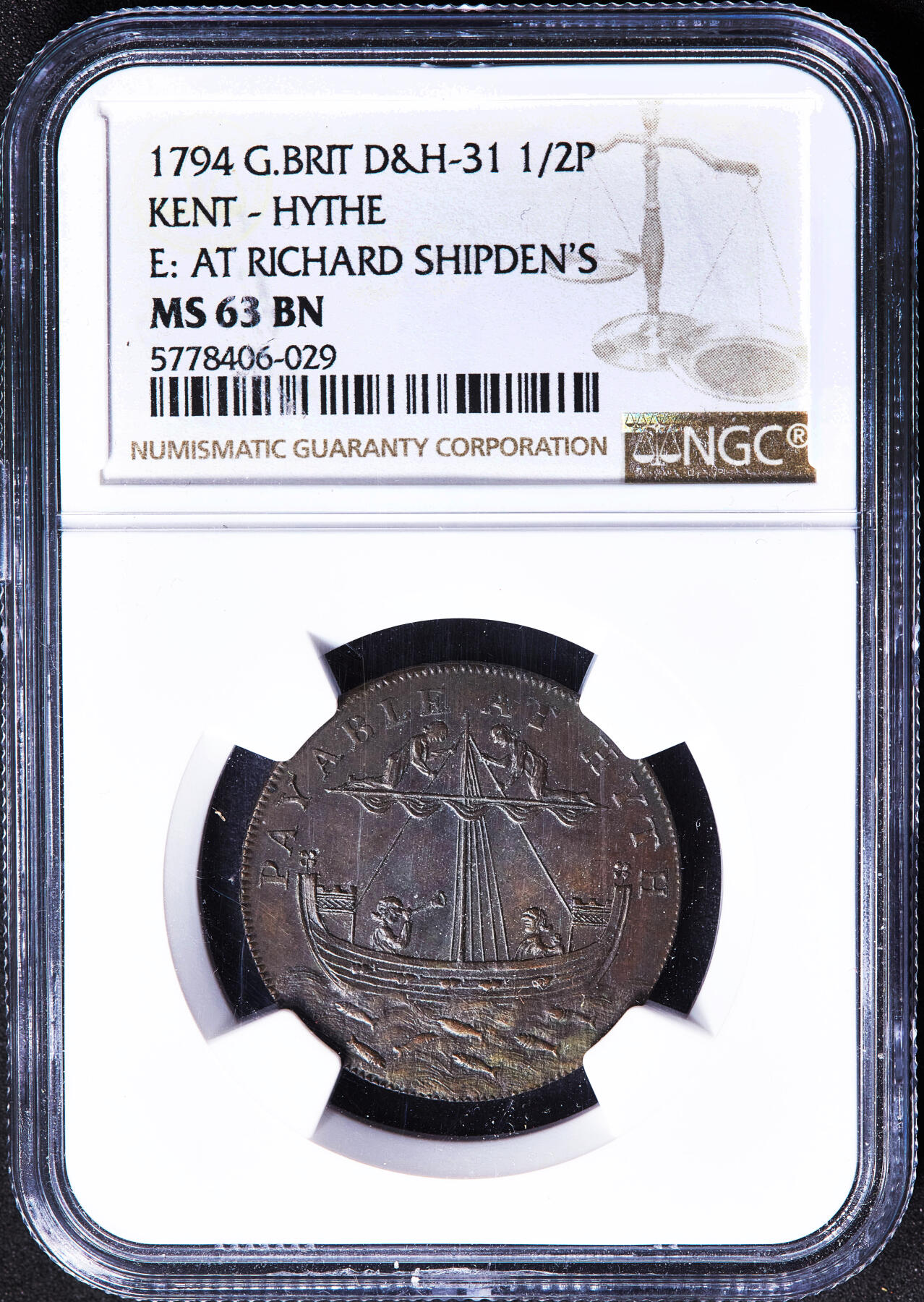 【俄甄集藏】满园春色-2026年(051)04-22星期三 晚 19:30 全场包邮 英国1794年肯特郡海斯镇渔业商人理查德·希普登1/2便士五港同盟纹章与三桅帆船商业代用铜币，NGC MS63，黑巧克力包浆，原光品相