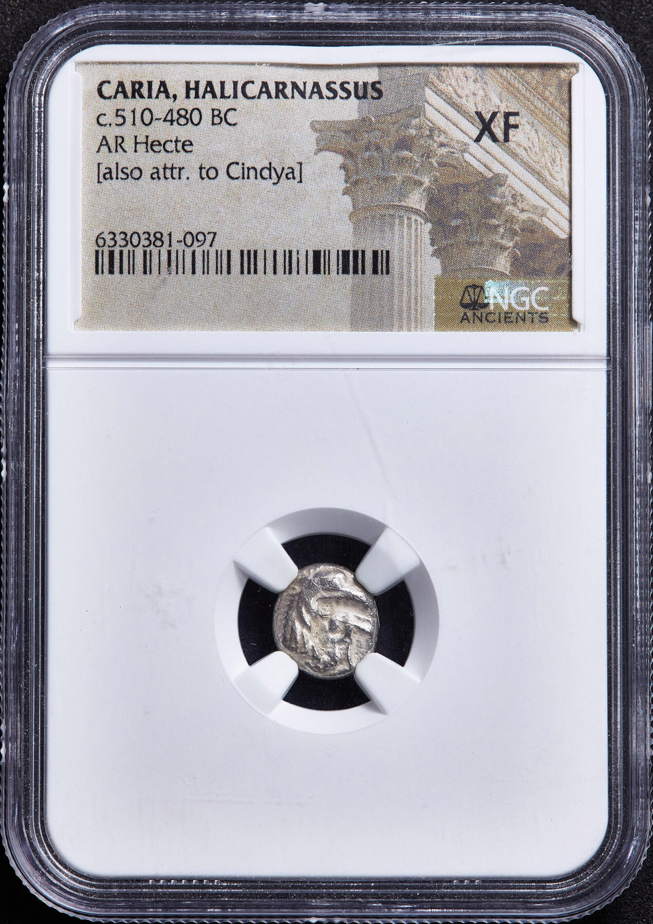 【俄甄集藏】满园春色-2026年(051)04-22星期三 晚 19:30 全场包邮 古希腊卡利亚哈利卡纳苏斯城公元前510-480年海怪克托斯1赫卡特古风银币，NGC XF，哈利卡纳苏斯城发行，正面有着羽状鬓毛与长吻的海怪克托斯，张口吐舌满口利齿，背面四格内凹中间芒星，直径：10mm，底光犹存