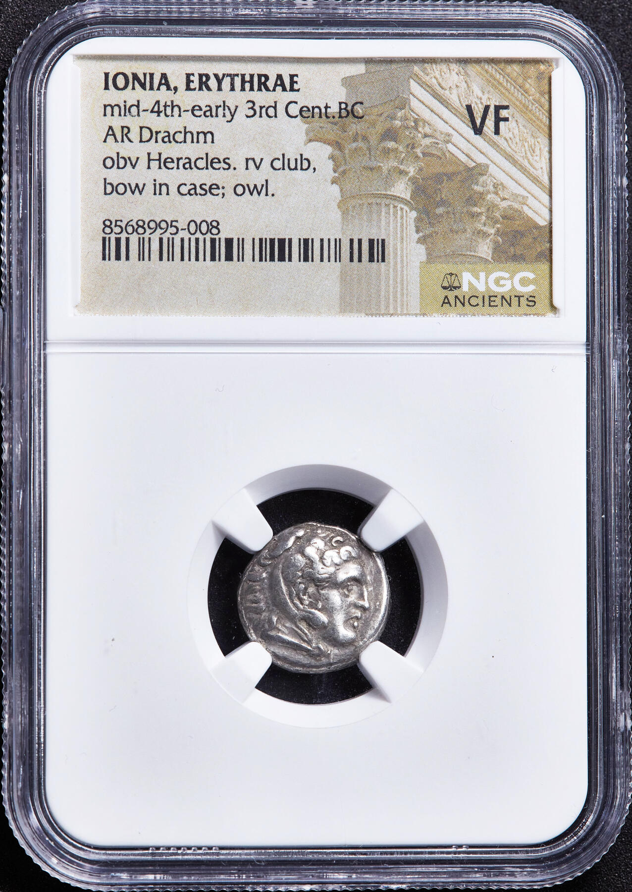 【俄甄集藏】满园春色-2026年(051)04-22星期三 晚 19:30 全场包邮 古希腊爱奥尼亚埃里特莱城公元前4世纪中期大力神1德拉克马猫头鹰银币，NGC VF，正面大力神赫拉克勒斯戴狮皮头像，背面大棒、箭袋、猫头鹰及酒杯图案