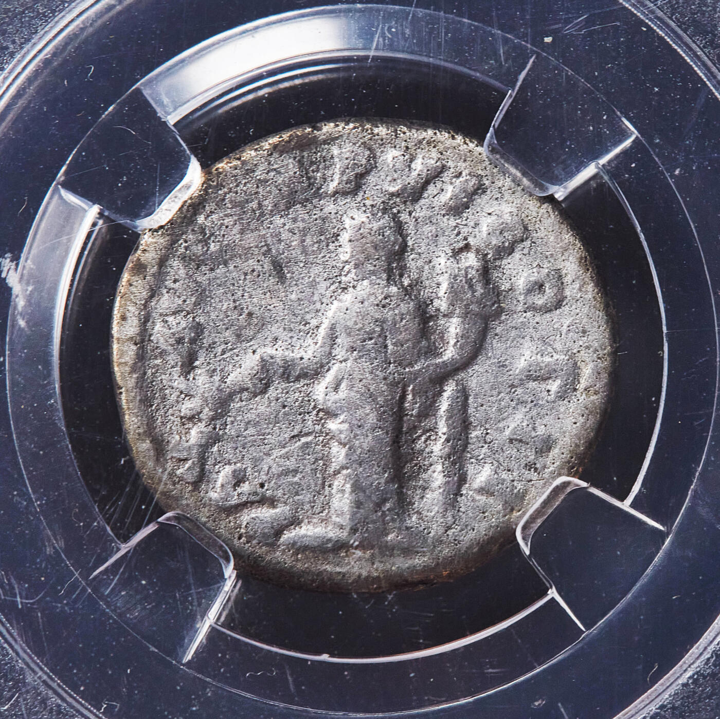 【俄甄集藏】满园春色-2026年(051)04-22星期三 晚 19:30 全场包邮 古罗马帝国公元169年韦鲁斯1第纳尔和平女神银币，正面韦鲁斯头像，他是哲学家皇帝奥勒留的共帝，在位时间很短，背面和平女神，稀少品种