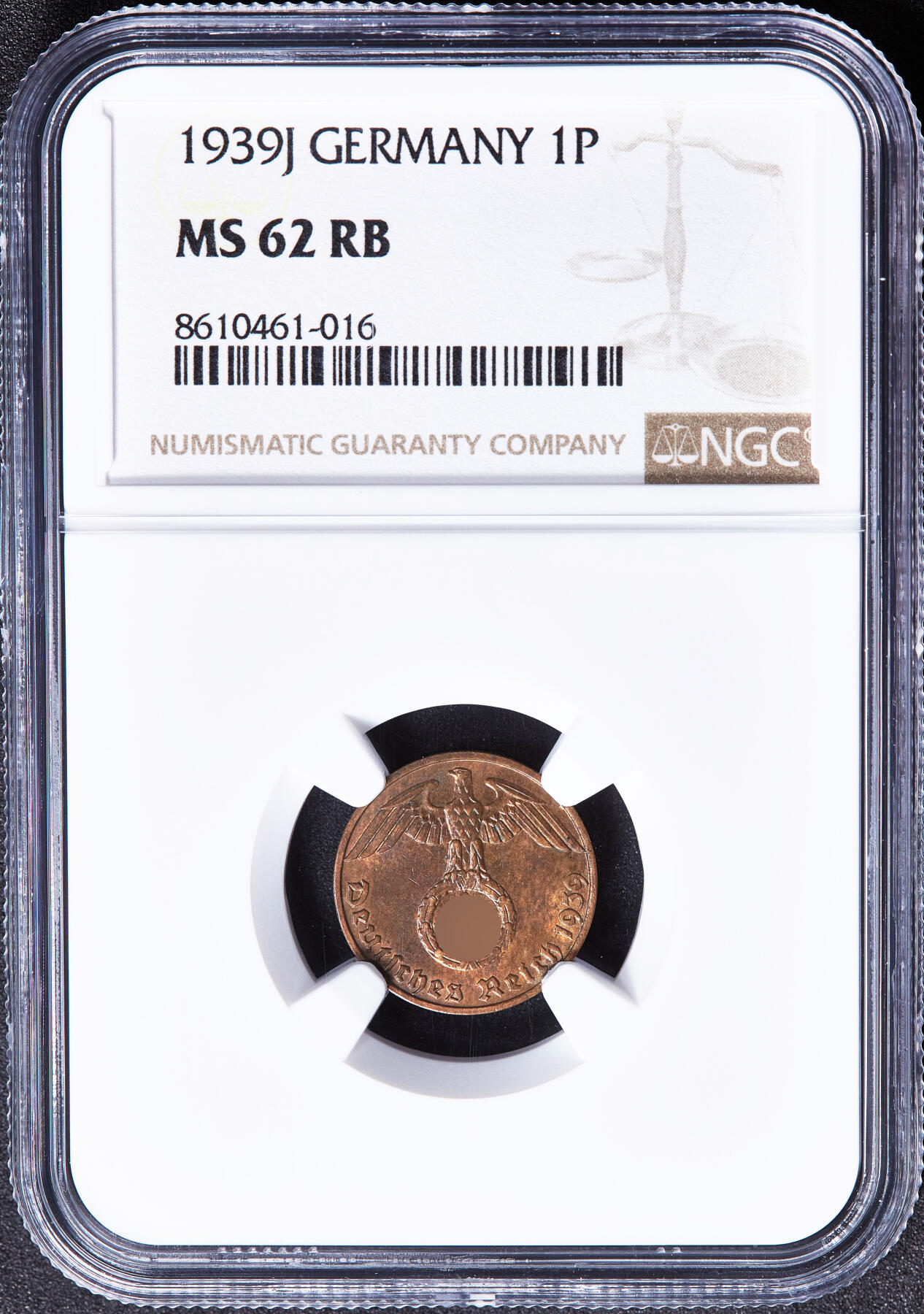 【俄甄集藏】满园春色-2026年(051)04-22星期三 晚 19:30 全场包邮 德国第三帝国1939年J版党徽1芬尼铜币，NGC MS62RB，原光品相，原图至官网查询或联系客服