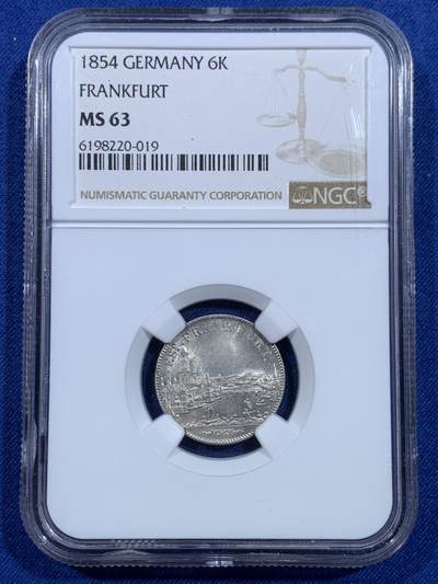 《竞宝斋》第479场 周日，周一 2场连拍 （全场包邮）20级店铺 欢迎送拍 - NGC MS63 德国 1854年 6克鲁泽 法兰克福城市景观银币  经典自由市题材 小面值却极具观赏性 城市景观细节清晰 BU 状态难得。