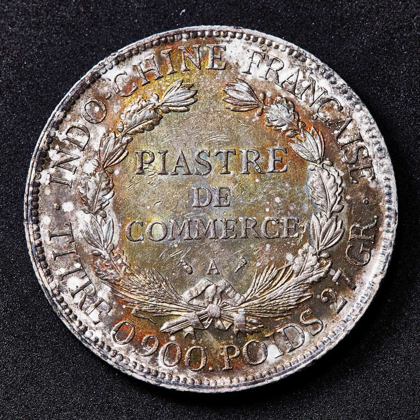 【俄甄集藏】满园春色-2026年(051)04-22星期三 晚 19:30 全场包邮 法属印度支那1907年A版1皮阿斯特坐洋大银币，五彩包浆，底光犹存，品相尚佳