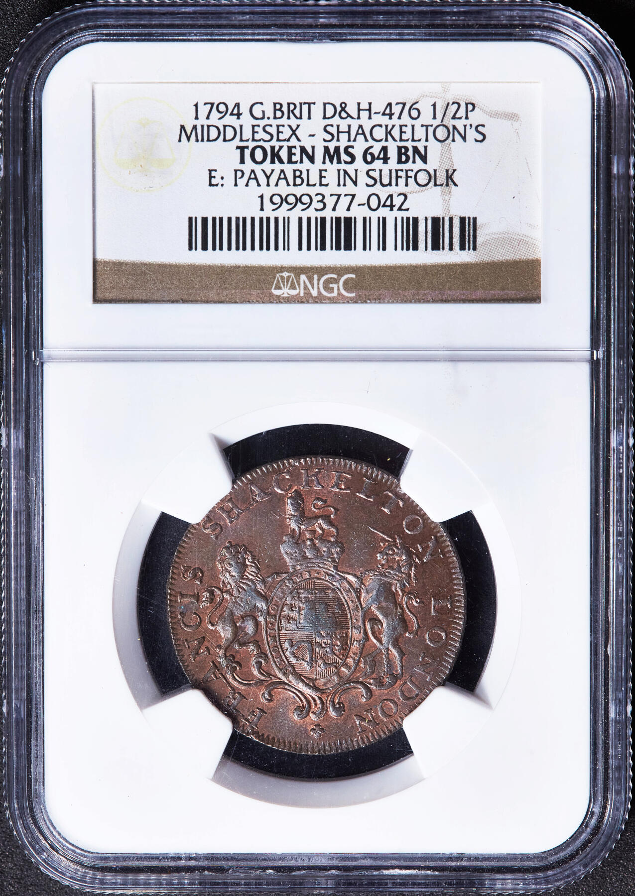 【俄甄集藏】满园春色-2026年(051)04-22星期三 晚 19:30 全场包邮 英国1794年米德尔塞克思郡伦敦蜡烛商人弗朗西斯·沙克尔顿1/2便士皇室纹章与蜡烛作坊商业代用铜币，NGC MS64，巧克力包浆，转光品相，少见品种，冠军分