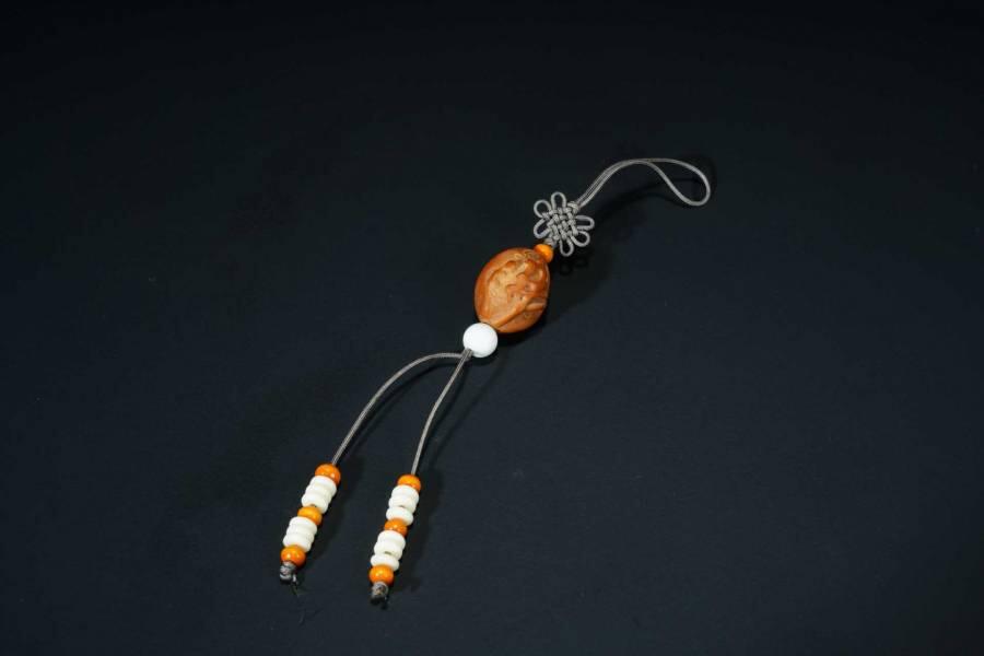 上海都达杂项专场八十一【全场包邮】  橄榄核雕悟道手机小挂件65-228