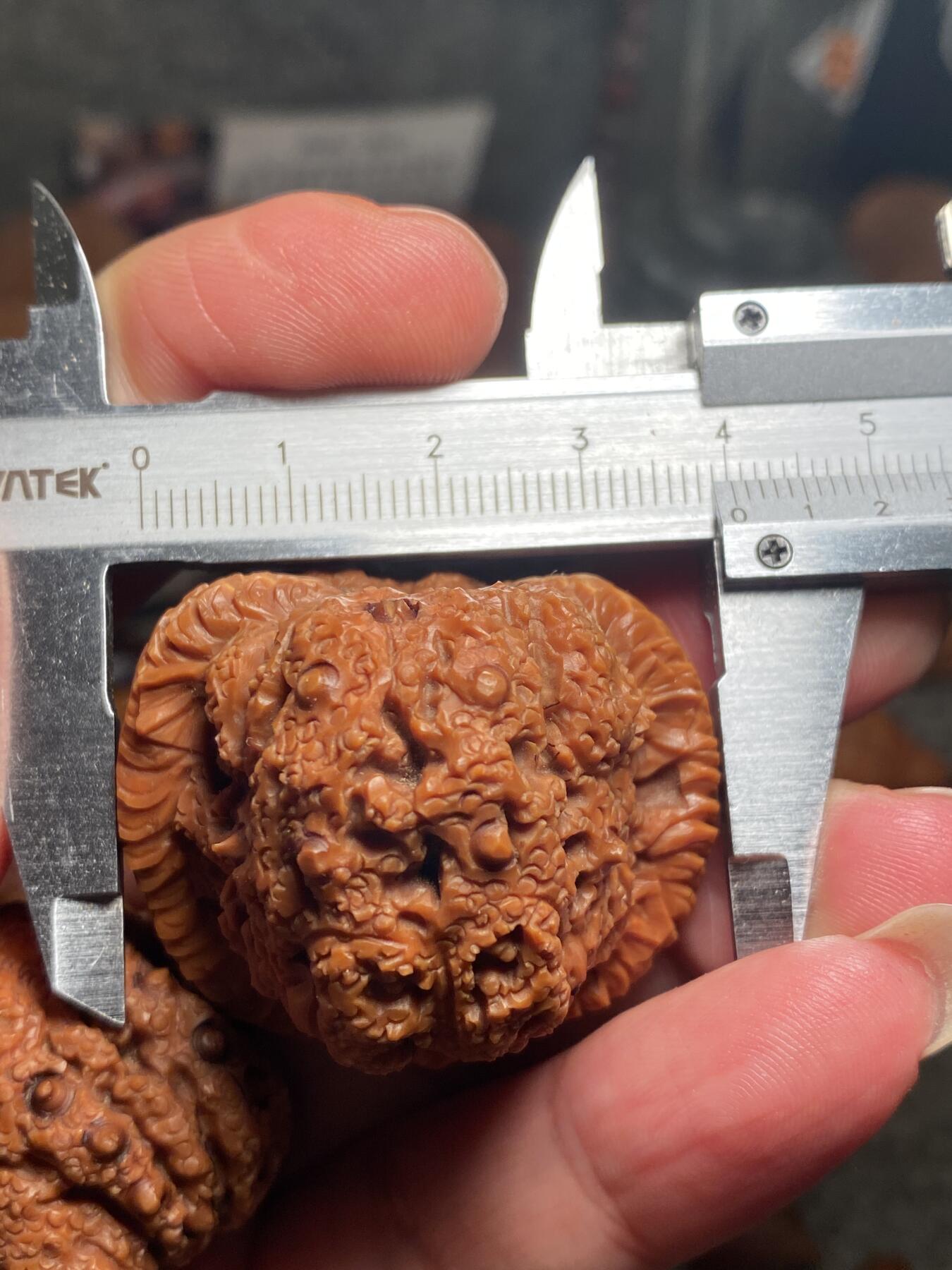 捡漏苏州非物质文化遗产，核雕艺术老苏工 福利苏工核雕，纯手工雕刻,核桃老苏工四方来财金蟾，个性十足，等待有缘人，市场无同款，尺寸4。0喜欢的来