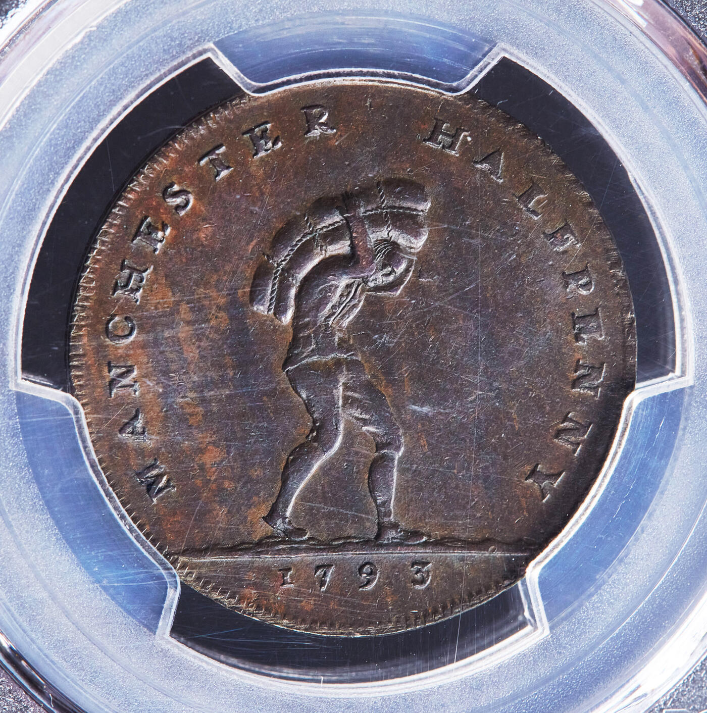 【俄甄集藏】满园春色-2026年(051)04-22星期三 晚 19:30 全场包邮 英国1793年兰开郡曼彻斯特搬运工1/2便士布里奇沃特公爵运河商业代用铜币，PCGS AU55，巧克力包浆，少见品种，币完好，划痕是外盒上