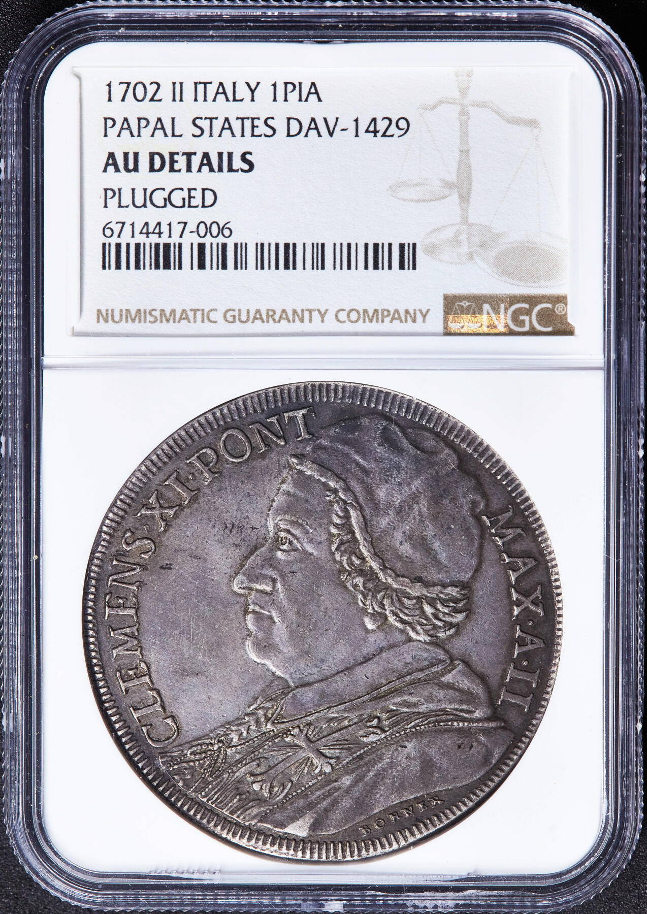 【俄甄集藏】满园春色-2026年(051)04-22星期三 晚 19:30 全场包邮 教皇国1702年克莱门特十一世1皮阿斯特圣母抱子祈福大银币，NGC AUD，原味酱彩包浆，稀少品种