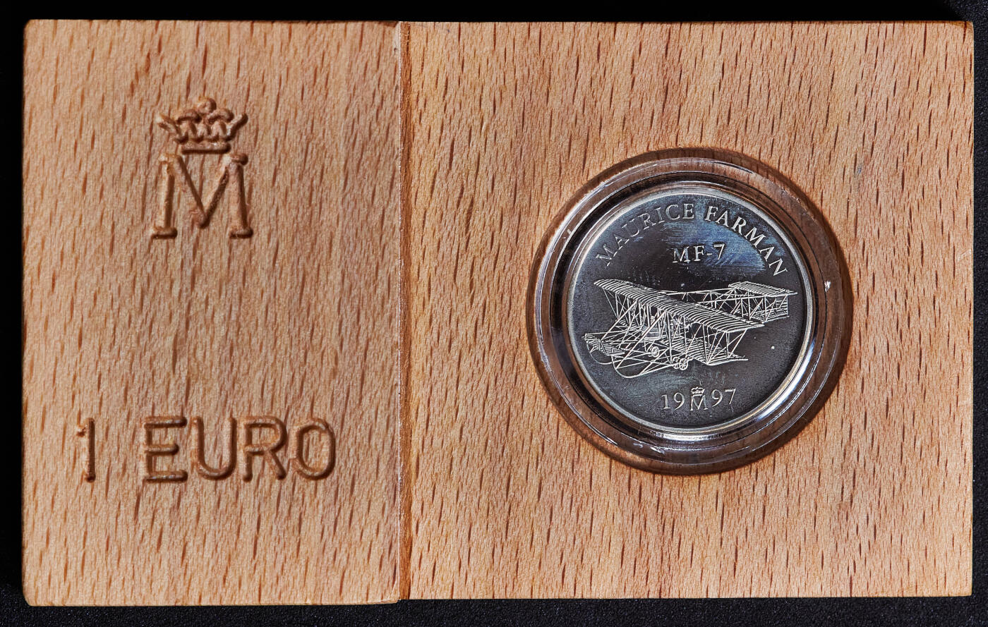 【俄甄集藏】满园春色-2026年(051)04-22星期三 晚 19:30 全场包邮 西班牙1997年航空史系列-莫里斯·法尔曼MF-7双翼飞机1欧元精制银币，原木盒精装，带证书，重6.72克，925银，发行量50000枚，属于欧元流通前的预发行品种