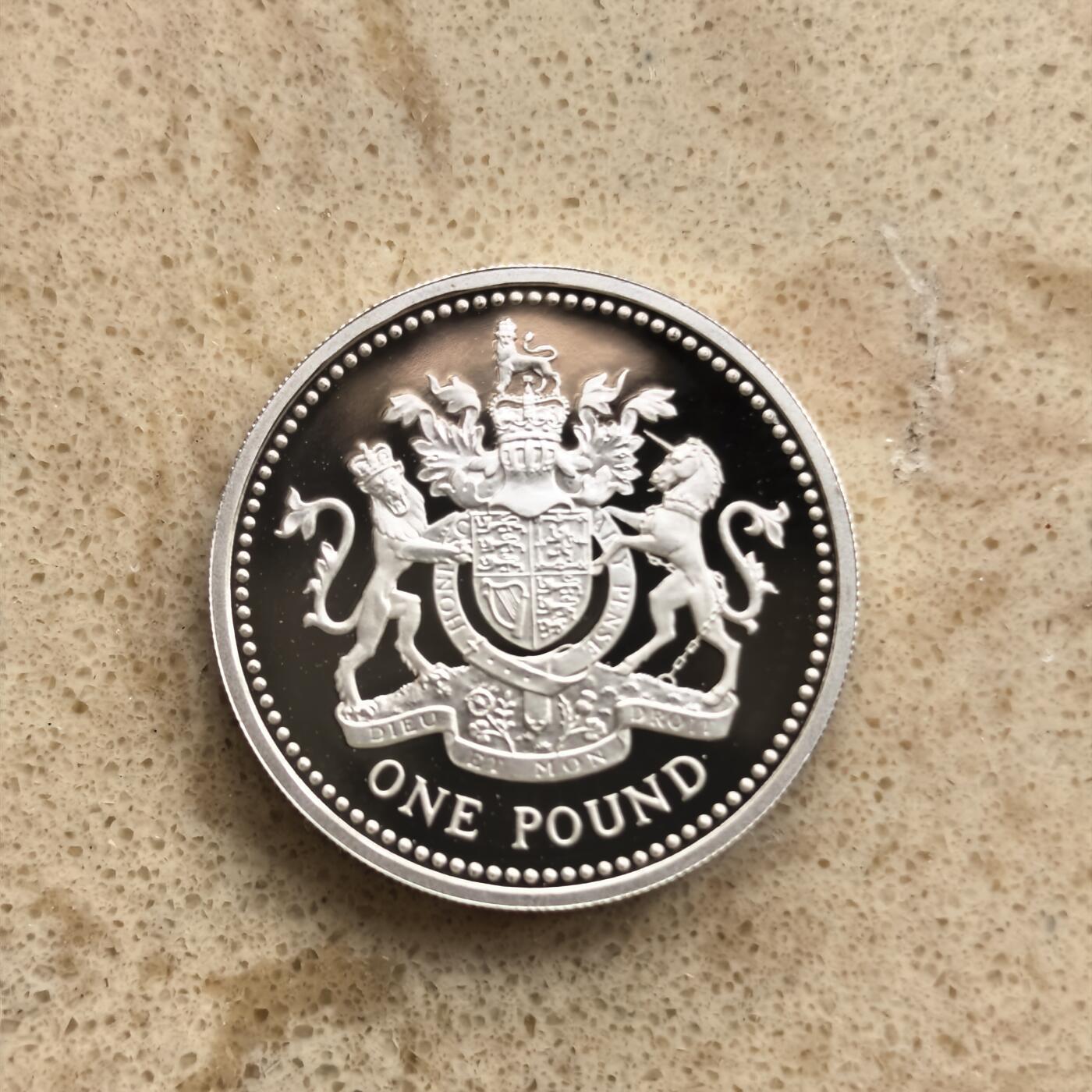 道一币馆币章第一百七十四场 原盒证 英国1993年盾徽1镑精制银币