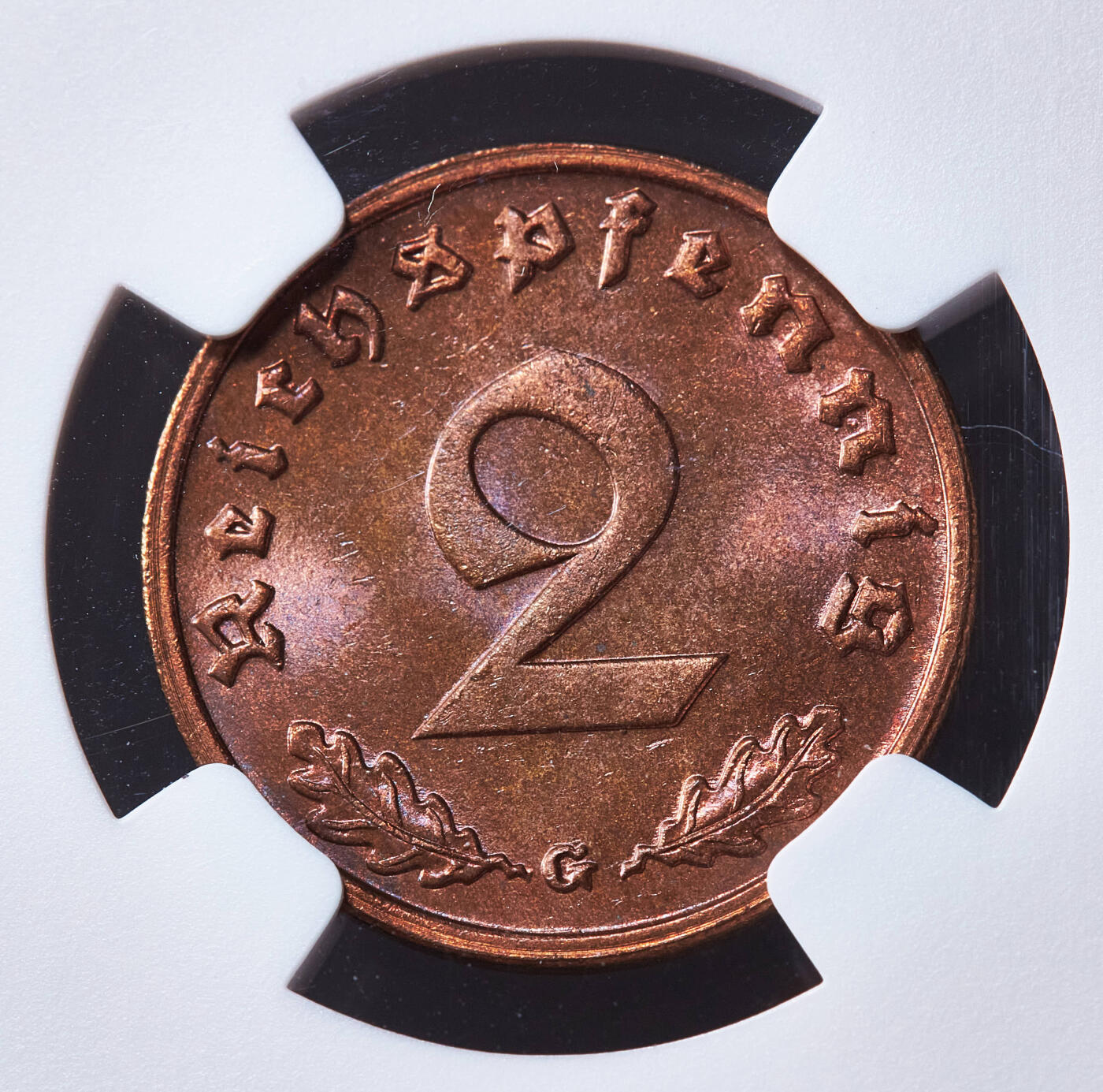 【俄甄集藏】满园春色-2026年(051)04-22星期三 晚 19:30 全场包邮 德国第三帝国1939年G版党徽2芬尼铜币，NGC MS64RB，原铜色，转光品相，原图至官网查询或联系客服