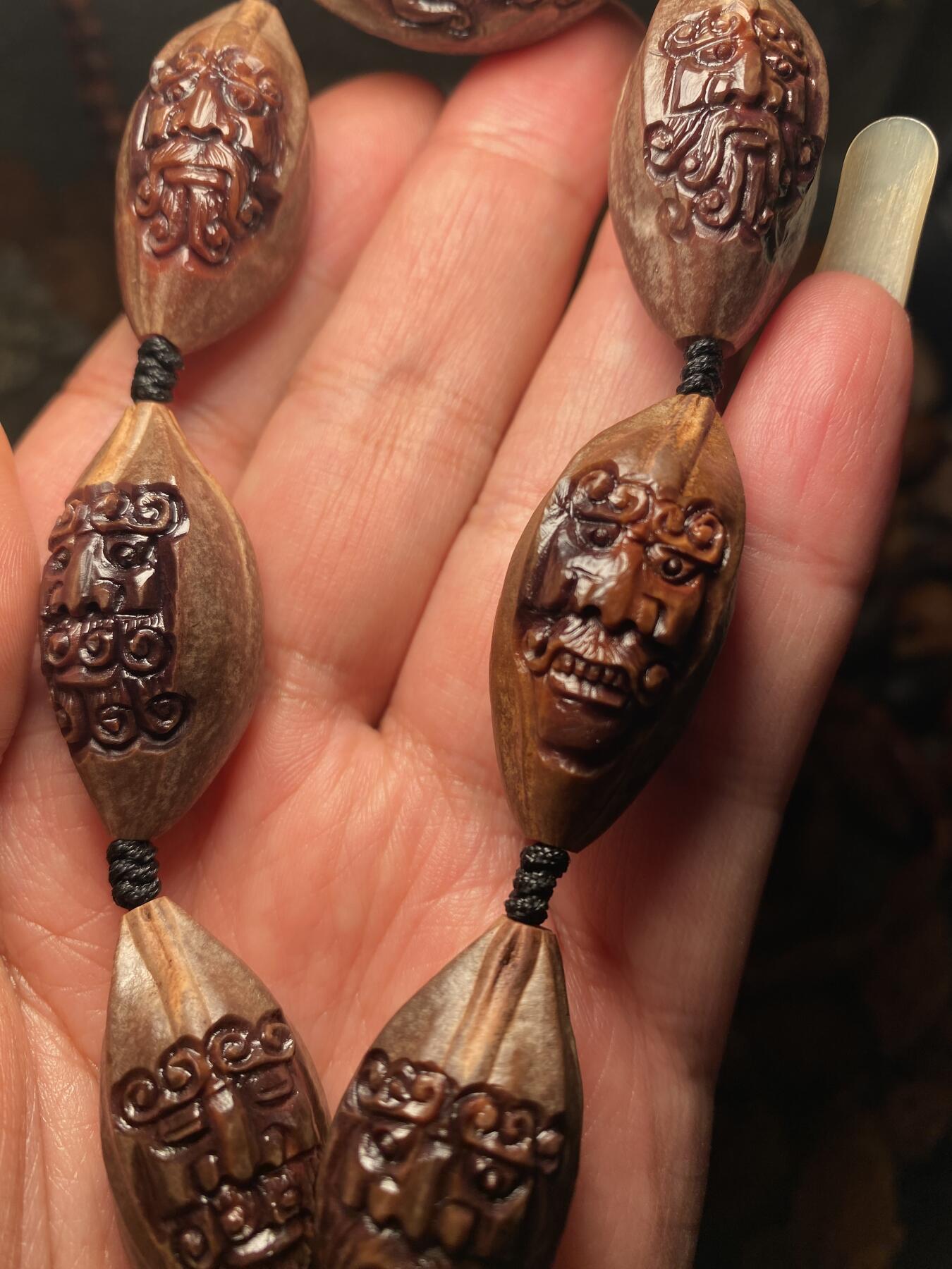 捡漏苏州非物质文化遗产，核雕艺术老苏工 福利苏工核雕纯手工老手艺，老派7星罗汉，雕工深峻，个性十足，等待有缘人，尺寸1。68x3。58喜欢的来