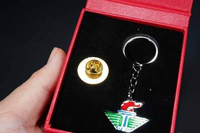 上海都达杂项专场102【全场包邮】  2015年 职工运动会胸章、钥匙扣63-343