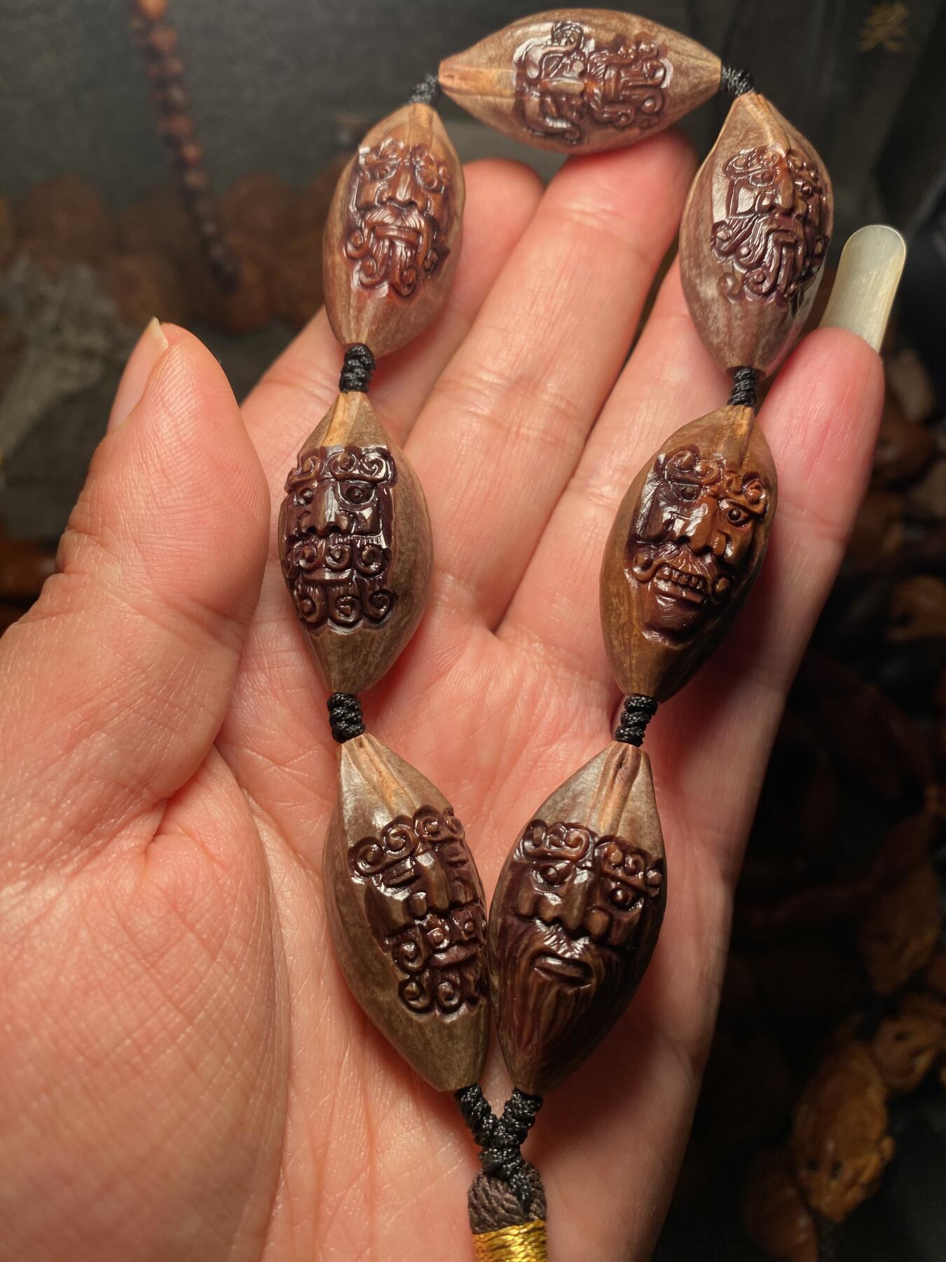 捡漏苏州非物质文化遗产，核雕艺术老苏工 福利苏工核雕纯手工老手艺，老派7星罗汉，雕工深峻，个性十足，等待有缘人，尺寸1。68x3。58喜欢的来