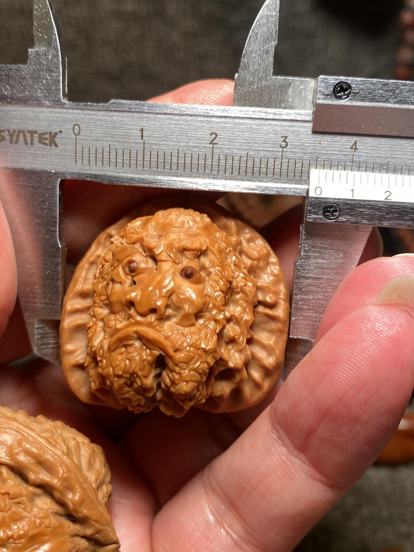 捡漏苏州非物质文化遗产，核雕艺术老苏工 福利苏工核雕，纯手工雕刻,核桃老苏工达摩，个性十足，等待有缘人，市场无同款，尺寸3。5喜欢的来