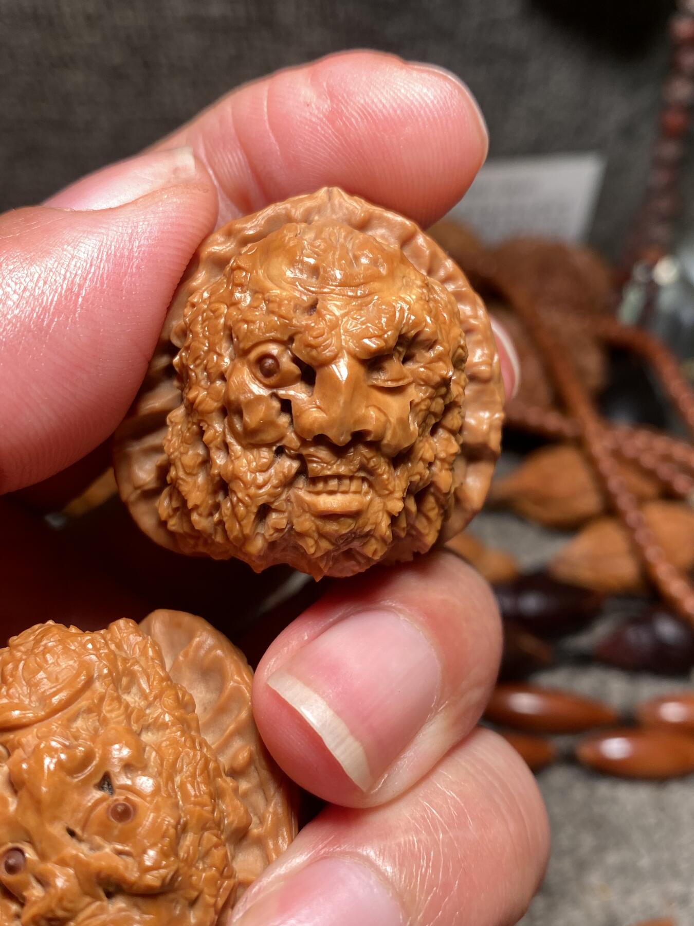捡漏苏州非物质文化遗产，核雕艺术老苏工 福利苏工核雕，纯手工雕刻,核桃老苏工达摩，个性十足，等待有缘人，市场无同款，尺寸3。5喜欢的来