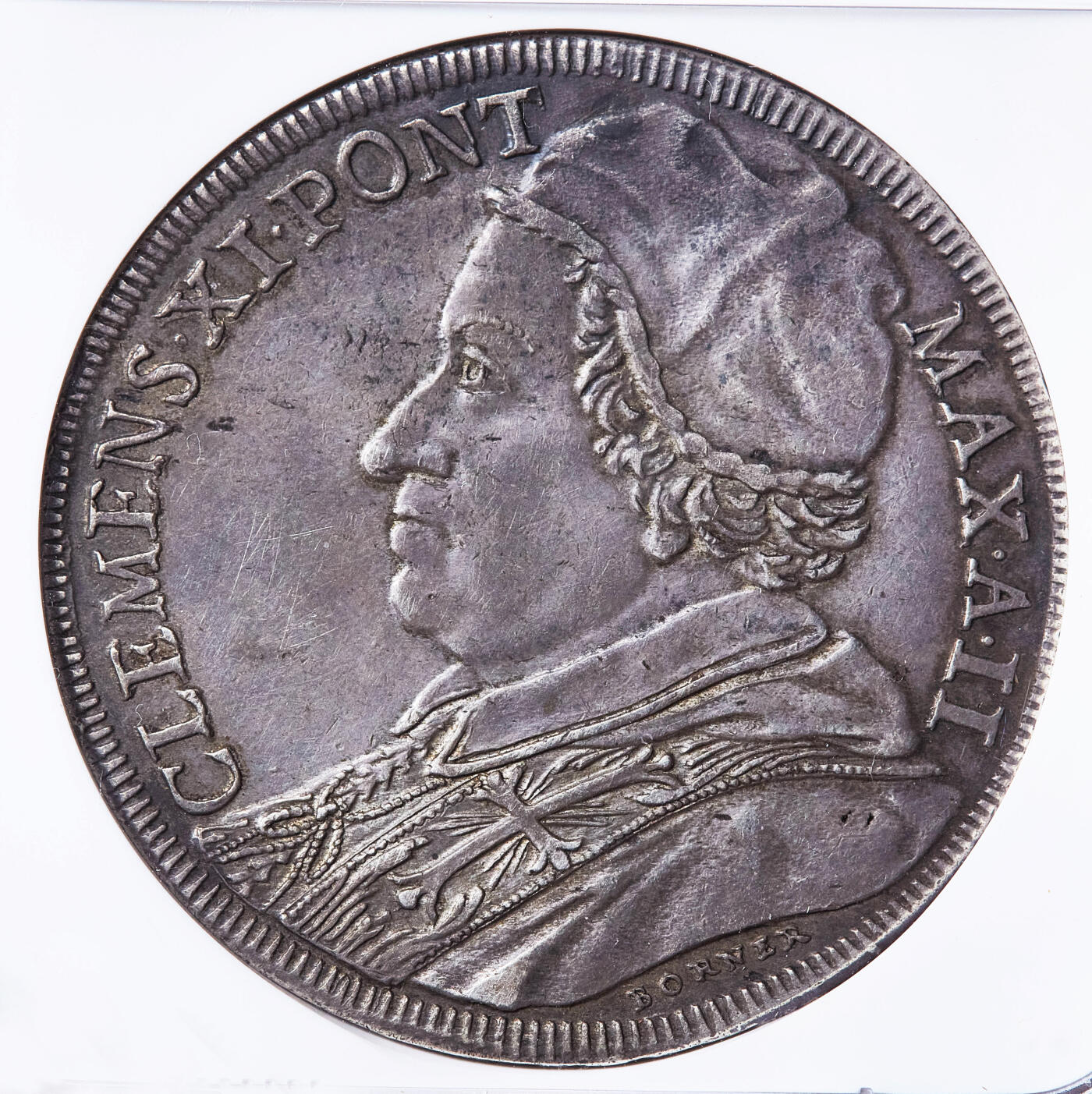 【俄甄集藏】满园春色-2026年(051)04-22星期三 晚 19:30 全场包邮 教皇国1702年克莱门特十一世1皮阿斯特圣母抱子祈福大银币，NGC AUD，原味酱彩包浆，稀少品种