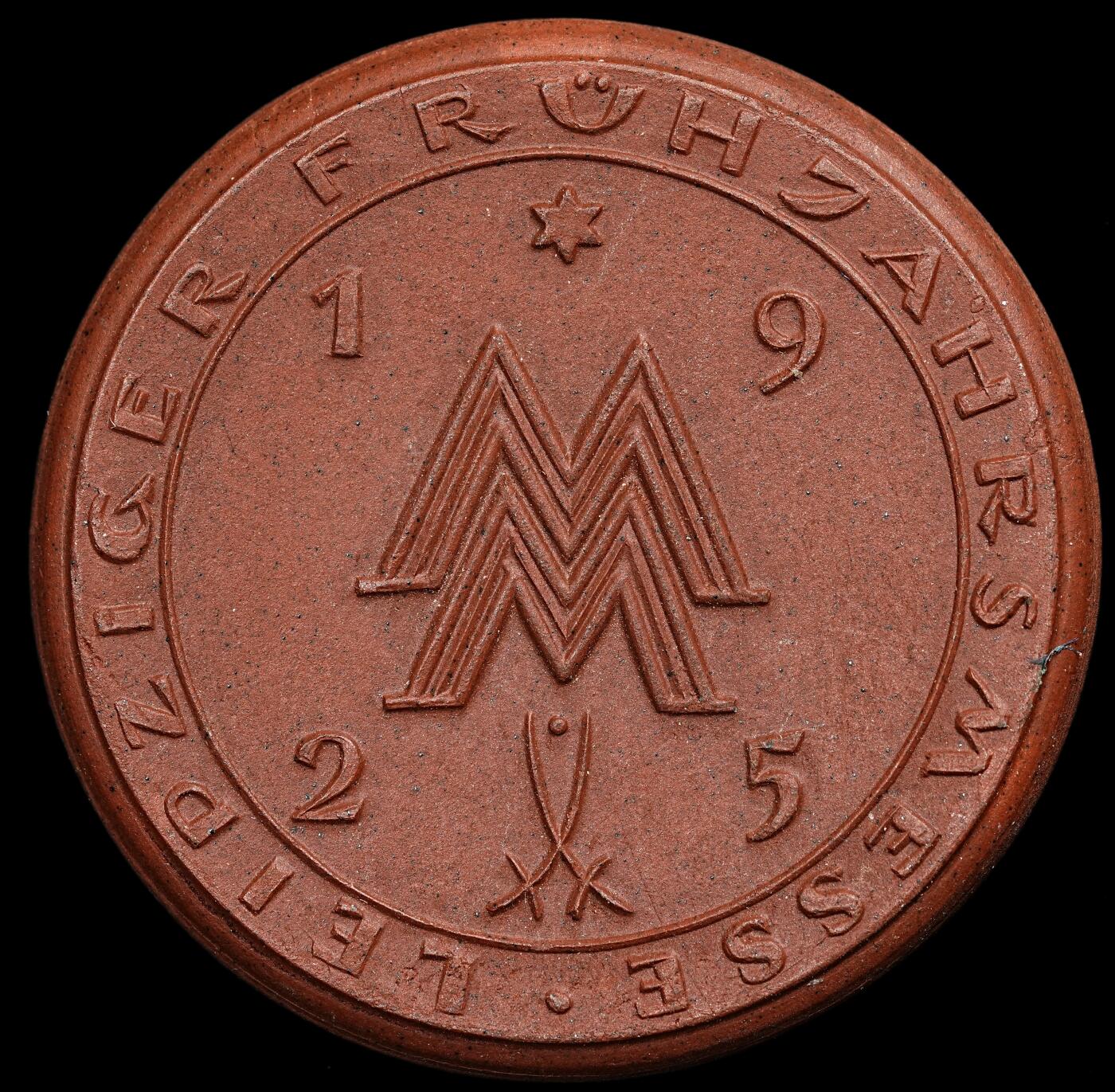 修遠堂世界钱币第111期 1925 年德国莱比锡博览会陶土纪念币章，36.34mm，8.80g