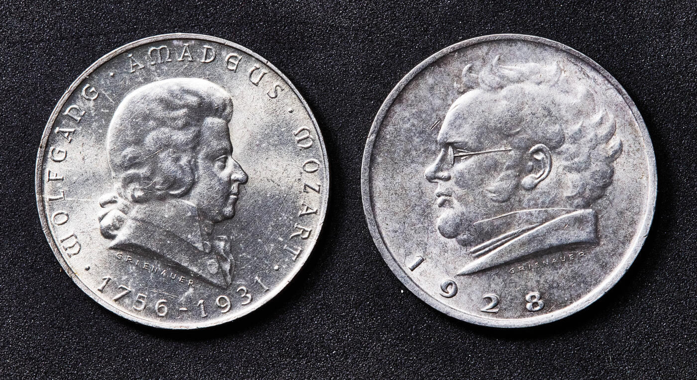 【俄甄集藏】满园春色-2026年(051)04-22星期三 晚 19:30 全场包邮 奥地利1928年纪念作曲家弗朗茨·舒伯特逝世百年、1931年纪念沃尔夫冈·莫扎特诞辰175周年2先令银币2枚一组，重量均为12克，640银，原光品相