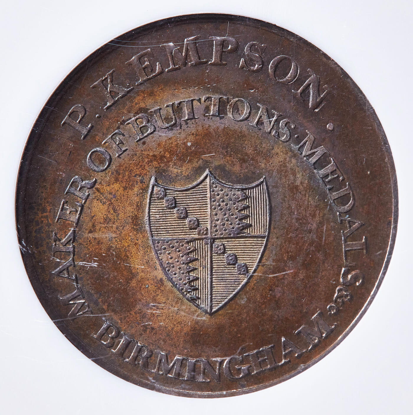 【俄甄集藏】满园春色-2026年(051)04-22星期三 晚 19:30 全场包邮 英国1790年代沃里克郡伯明翰纽扣制造商彼得·肯普森1/2便士圣菲利普教堂商业代用铜币，NGC MS62，巧克力包浆，类精制底板，原光品相，设计精美，币完好，划痕是外盒上