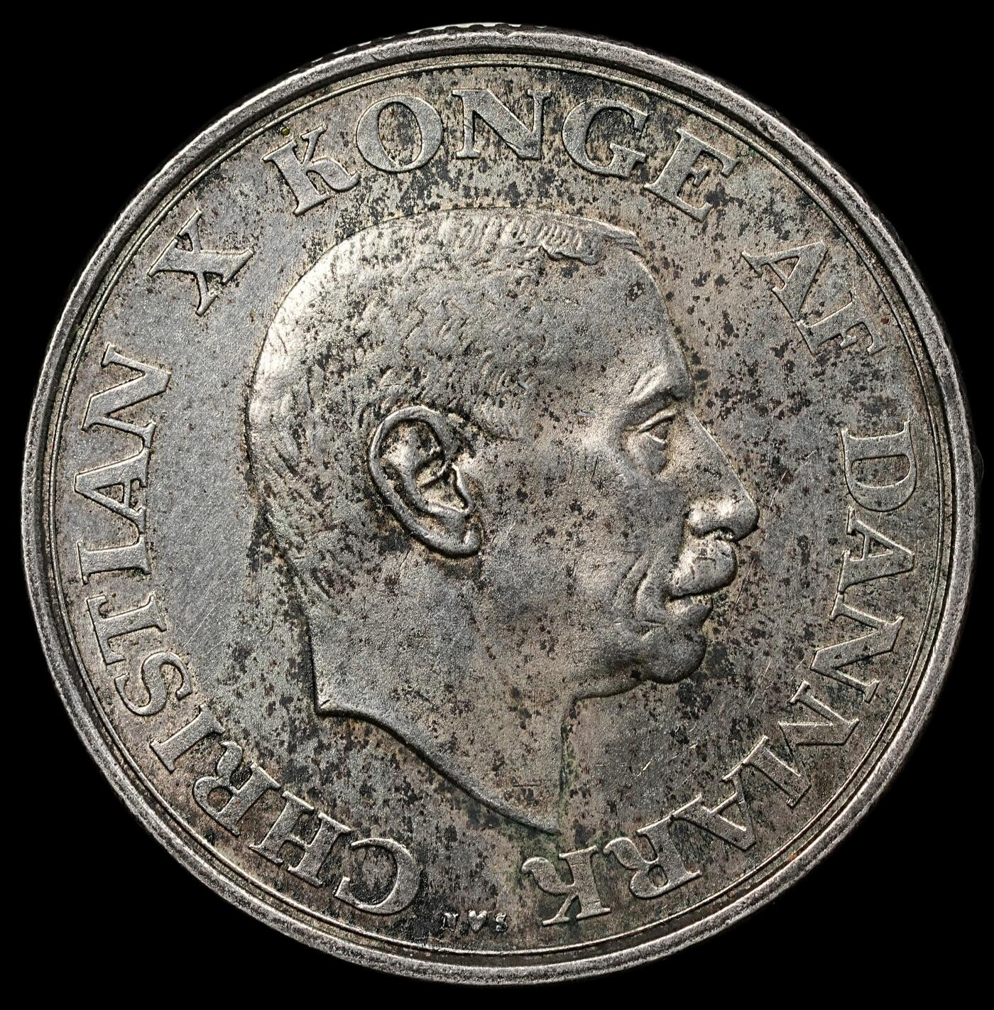 修遠堂世界钱币第111期 1937年丹麦国王登基25周年纪念2克朗银币 15g，含银80%