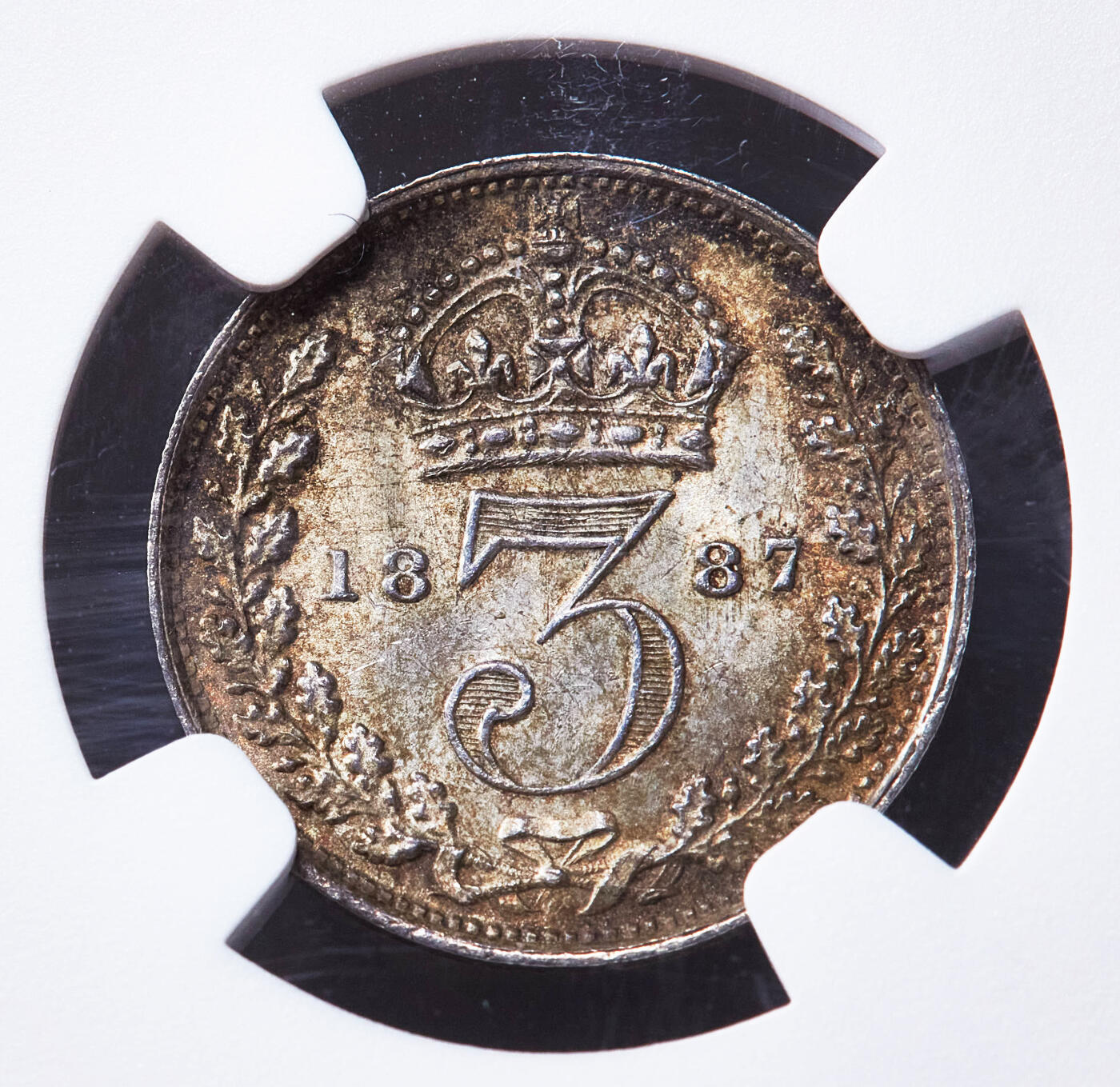 【俄甄集藏】满园春色-2026年(051)04-22星期三 晚 19:30 全场包邮 英国1887年维多利亚高冠3便士银币，NGC MS62，黄油彩转光品相