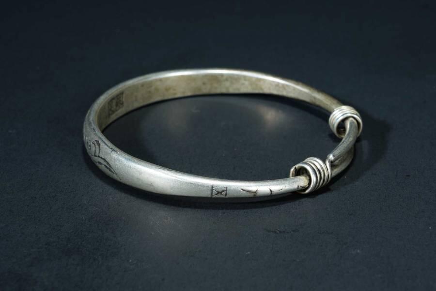 上海都达杂项专场八十一【全场包邮】  足银刻花活口手镯65-186