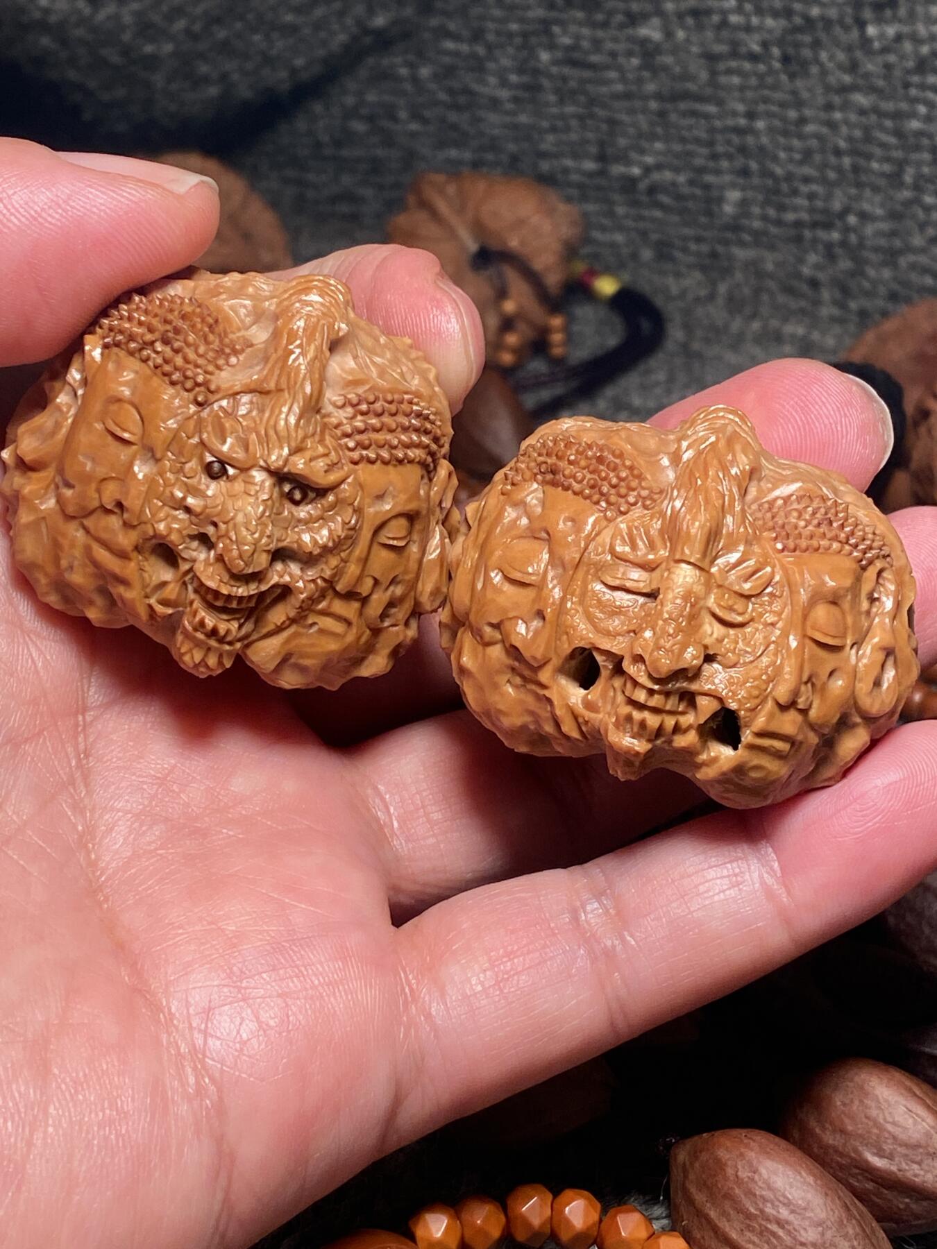 捡漏苏州非物质文化遗产，核雕艺术老苏工 福利苏工核雕，纯手工雕刻,核桃老苏工魔由心生个性十足，等待有缘人，市场无同款，尺寸4。55喜欢的来