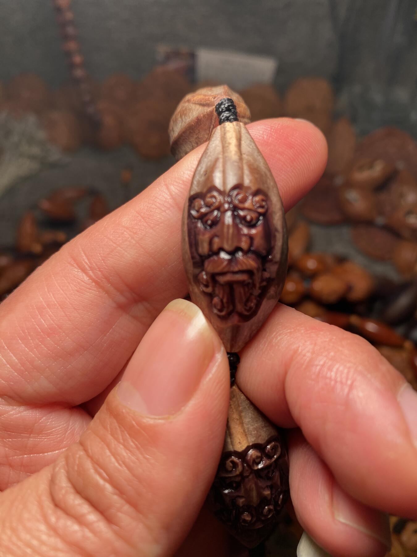 捡漏苏州非物质文化遗产，核雕艺术老苏工 福利苏工核雕纯手工老手艺，老派7星罗汉，雕工深峻，个性十足，等待有缘人，尺寸1。68x3。58喜欢的来