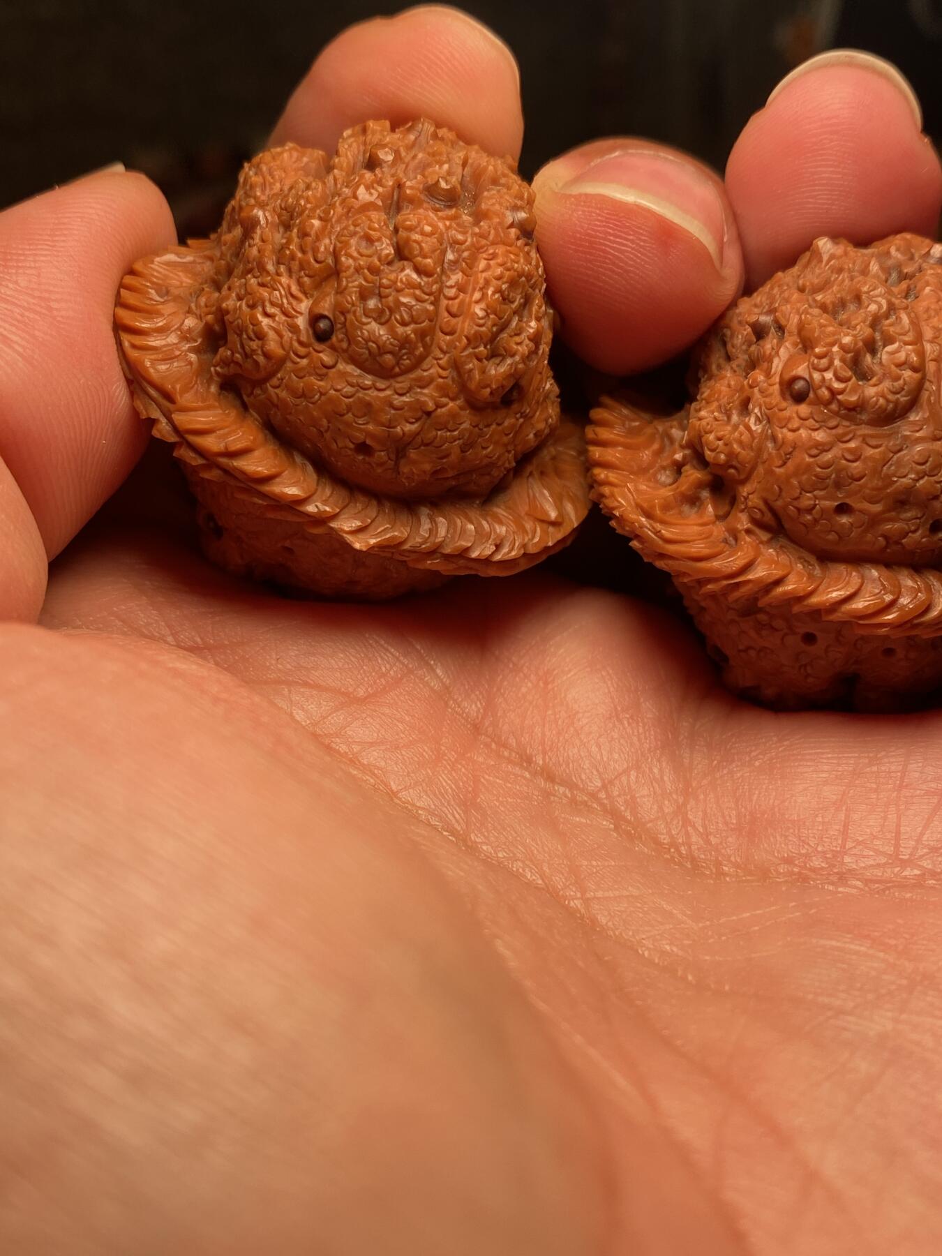 捡漏苏州非物质文化遗产，核雕艺术老苏工 福利苏工核雕，纯手工雕刻,核桃老苏工四方来财金蟾，个性十足，等待有缘人，市场无同款，尺寸4。0喜欢的来