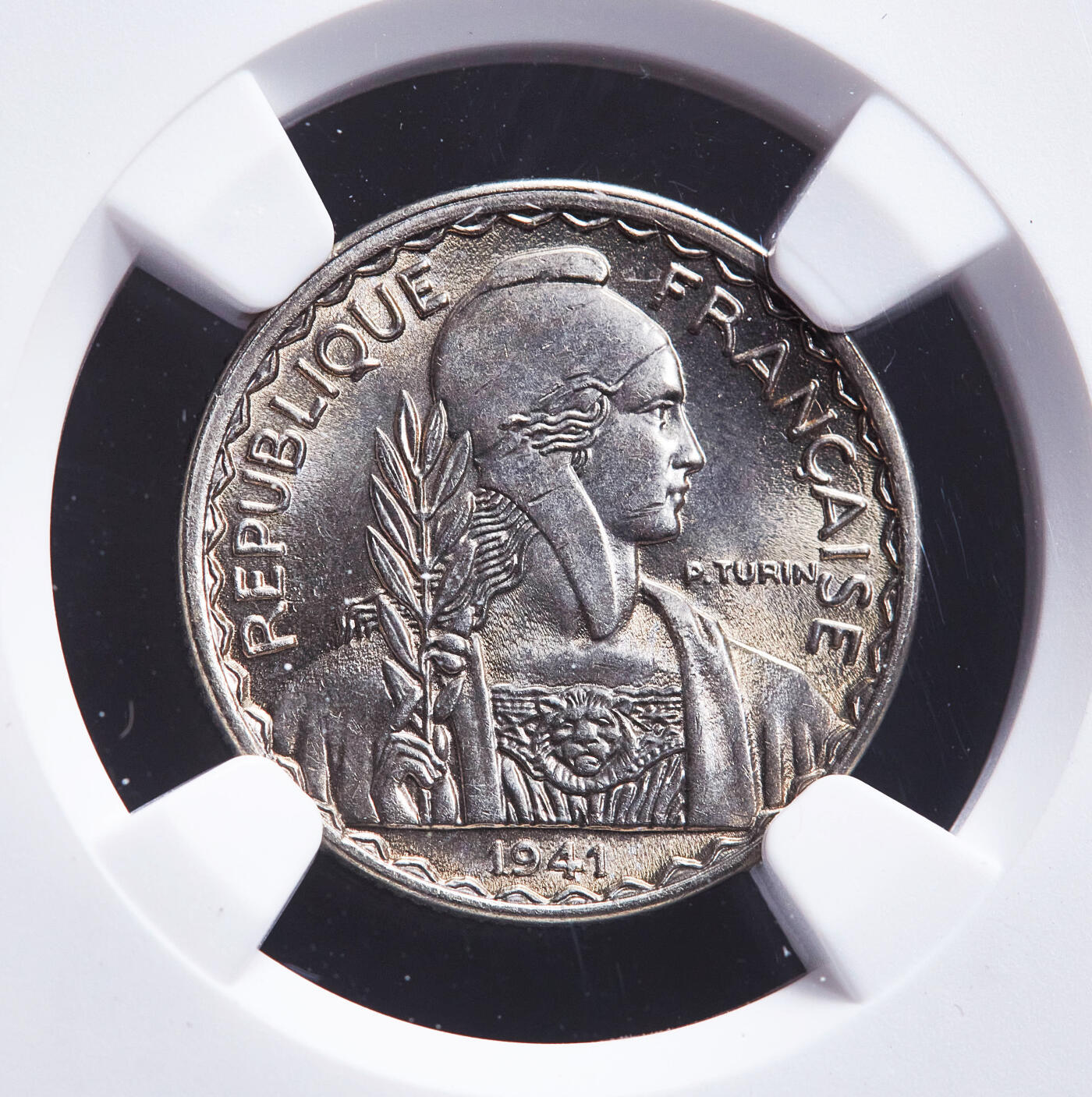 【俄甄集藏】满园春色-2026年(051)04-22星期三 晚 19:30 全场包邮 法属印度支那1941年S版10分镍币，NGC MS65，黄油彩，卷拆转光品相