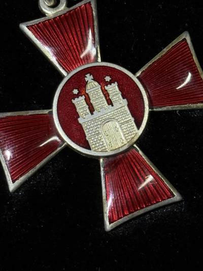 戎马世界章牌大赏第115期 德国汉萨同盟汉堡十字奖章，下臂珐琅有内裂，上挂后配