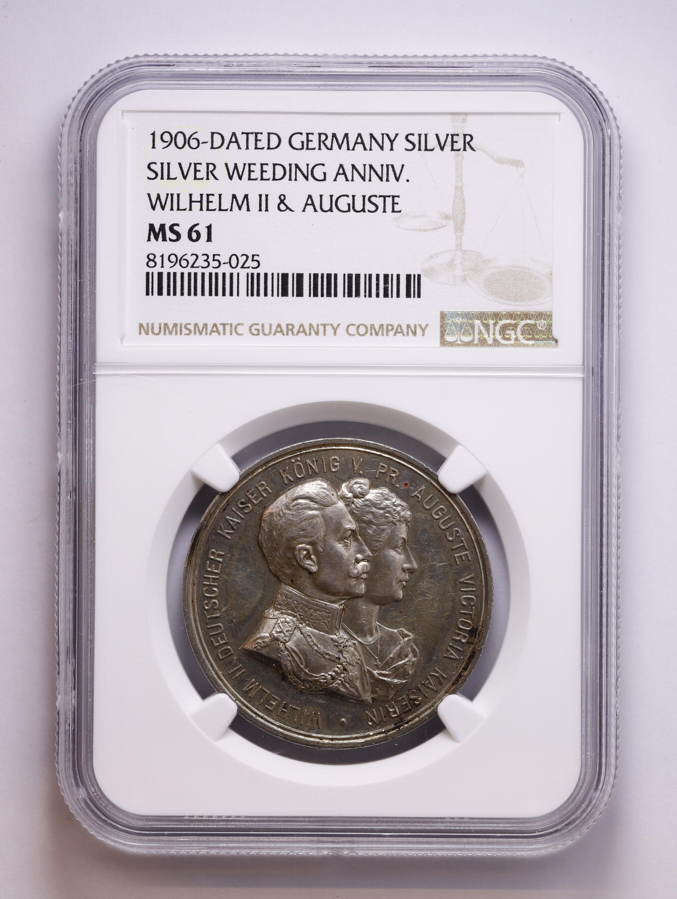 观钱 近现代机制币拍卖No.008（全场顺丰包邮，不区分偏远地区）  1906 年德国德意志第二帝国威廉二世与奥古斯塔皇后银婚纪念银章 NGC MS61 浮雕工艺雕刻精湛，背面以双王室盾徽精美