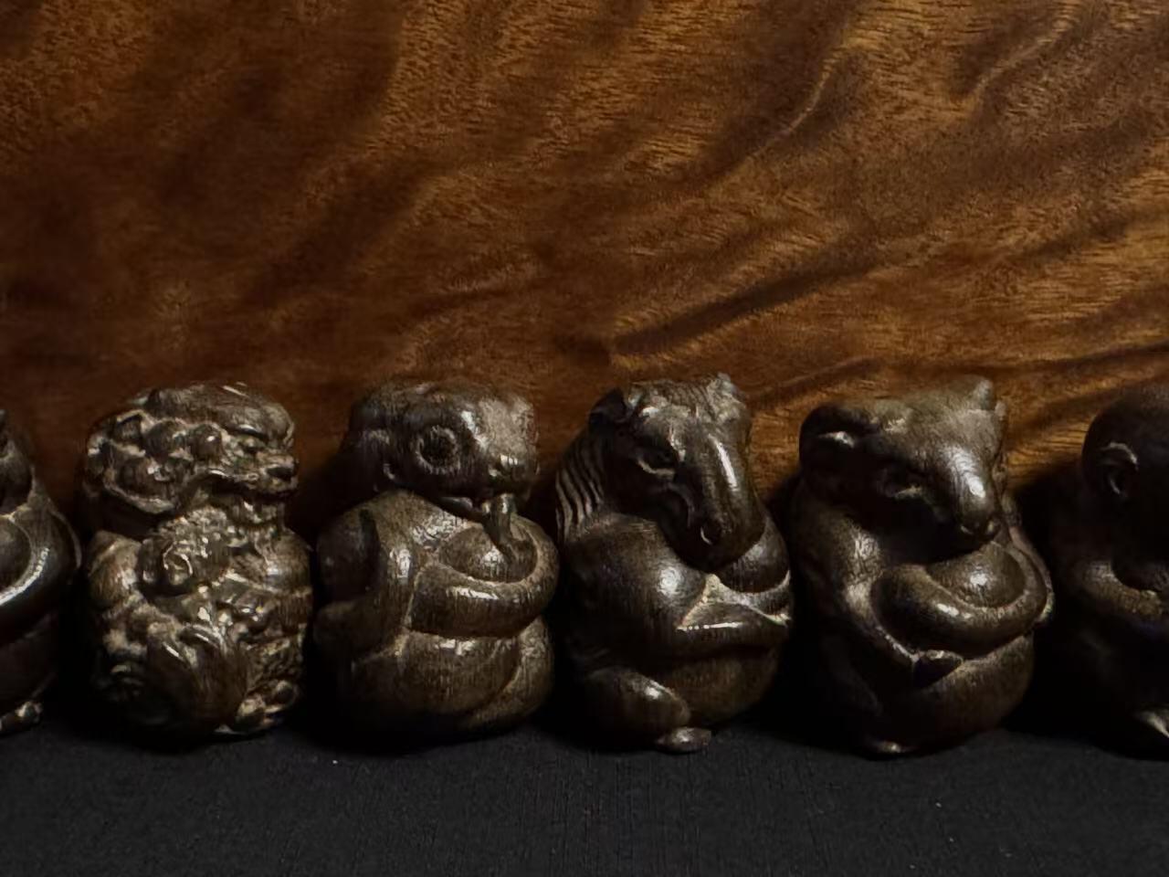 零元拍：金丝楠绿阴沉木拙雕12生肖小摆件，全套。品味闻香。