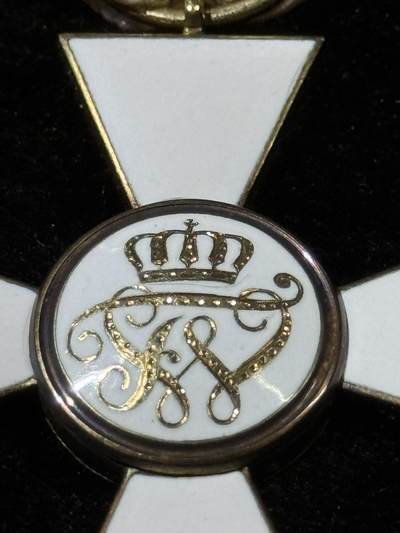 戎马世界章牌大赏第115期 普鲁士三级红鹰勋章，14k金制，J.H.W标，11.8g