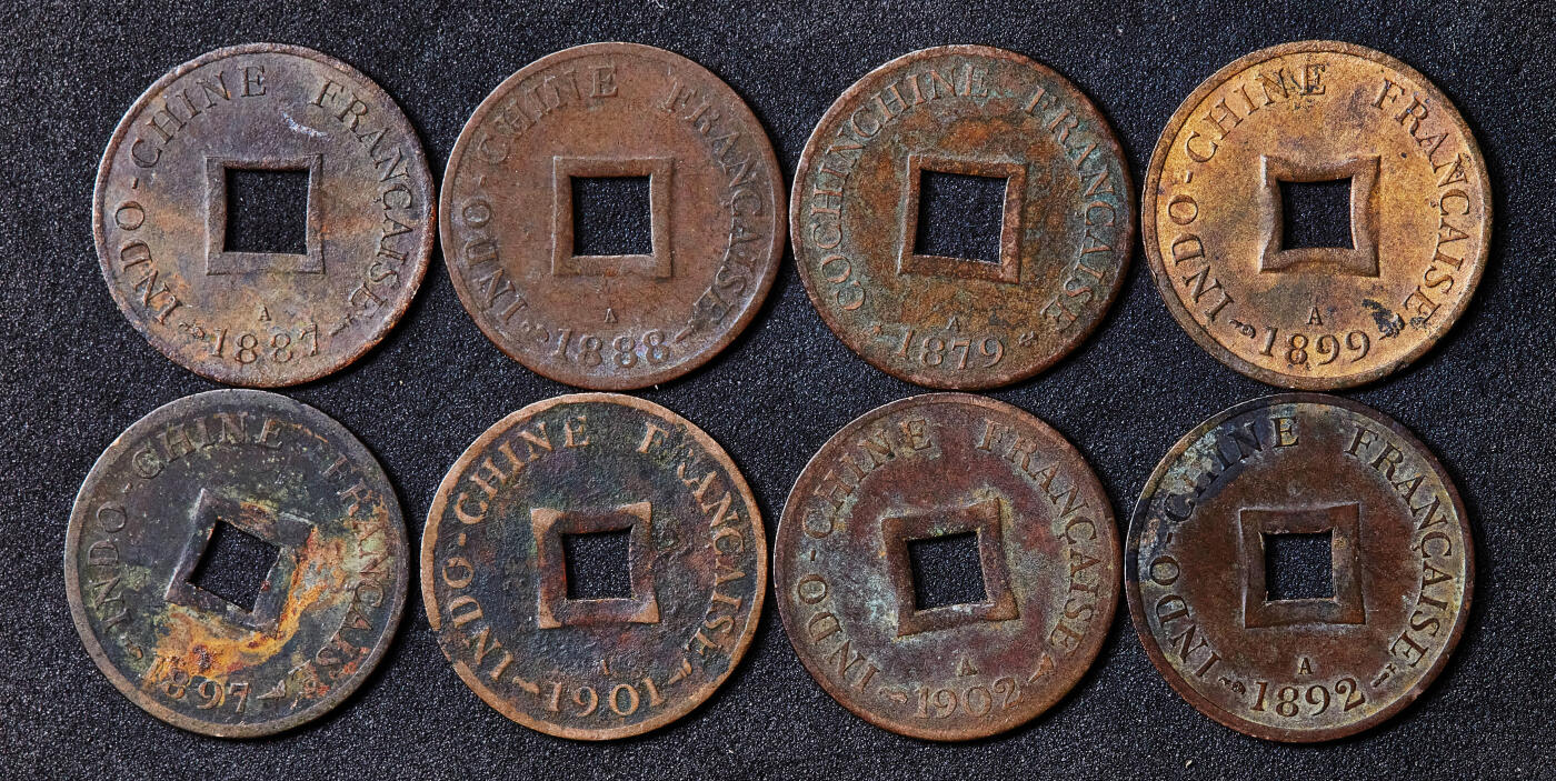 【俄甄集藏】满园春色-2026年(051)04-22星期三 晚 19:30 全场包邮 法属交趾支那、印度支那1879-1902年A版安南当二中孔铜币8枚一组