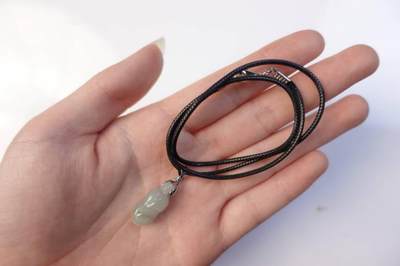 上海都达杂项专场102【全场包邮】  天然冰种翡翠（A货）花生挂件63-356