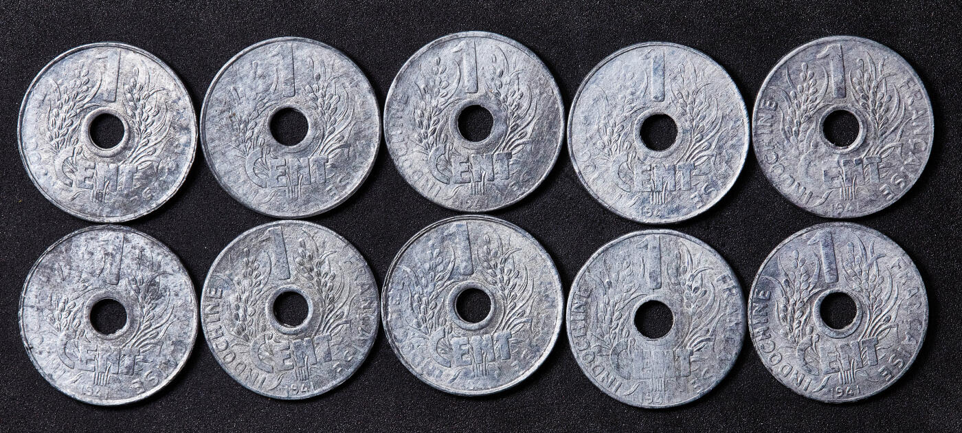 【俄甄集藏】满园春色-2026年(051)04-22星期三 晚 19:30 全场包邮 法属印度支那1941年帽圈版中孔1分锌币10枚一组，基本都是未流通品相