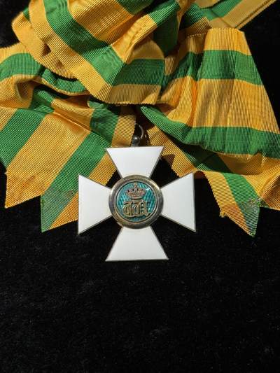 戎马世界章牌大赏第115期 卢森堡橡树叶勋章，银制，大十字级，带盒，卢森堡高级勋赏，非常少见