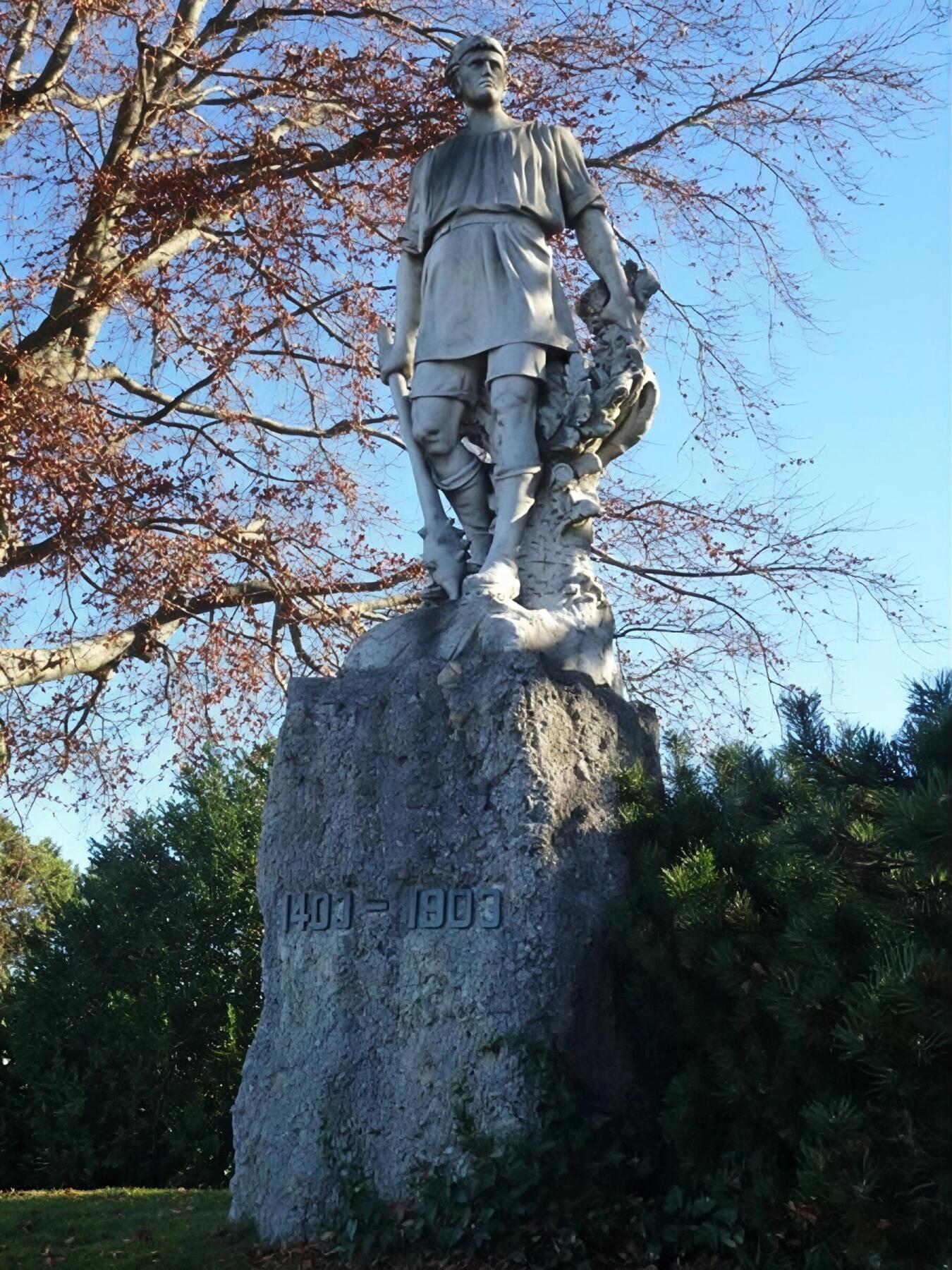 【俄甄集藏】满园春色-2026年(051)04-22星期三 晚 19:30 全场包邮 瑞士1903年纪念反抗哈布斯堡王朝弗格林塞格战役500周年大银章，PCGS SP63，黄油酱彩老包浆，高浮雕，设计精美，稀有品种，冠军分数，直径：45mm