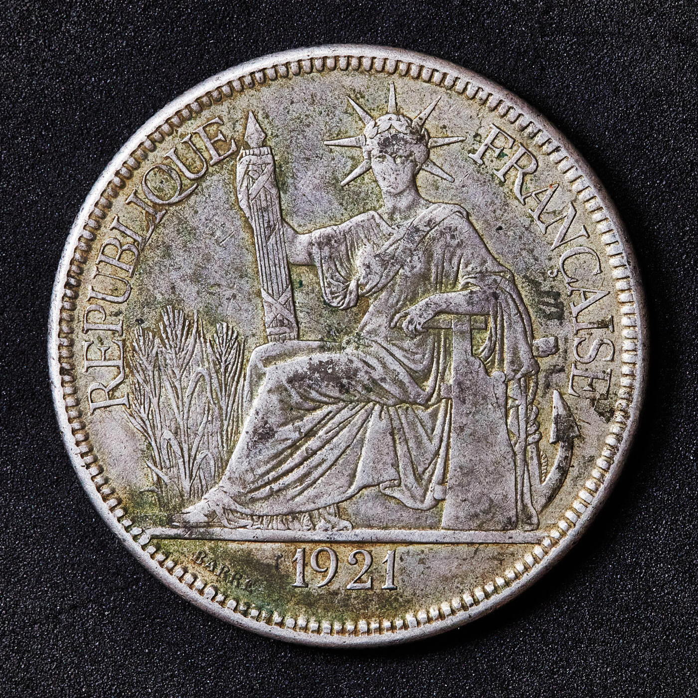 【俄甄集藏】满园春色-2026年(051)04-22星期三 晚 19:30 全场包邮 法属印度支那1921年无字版1皮阿斯特坐洋大银币，原味状态，无字少见